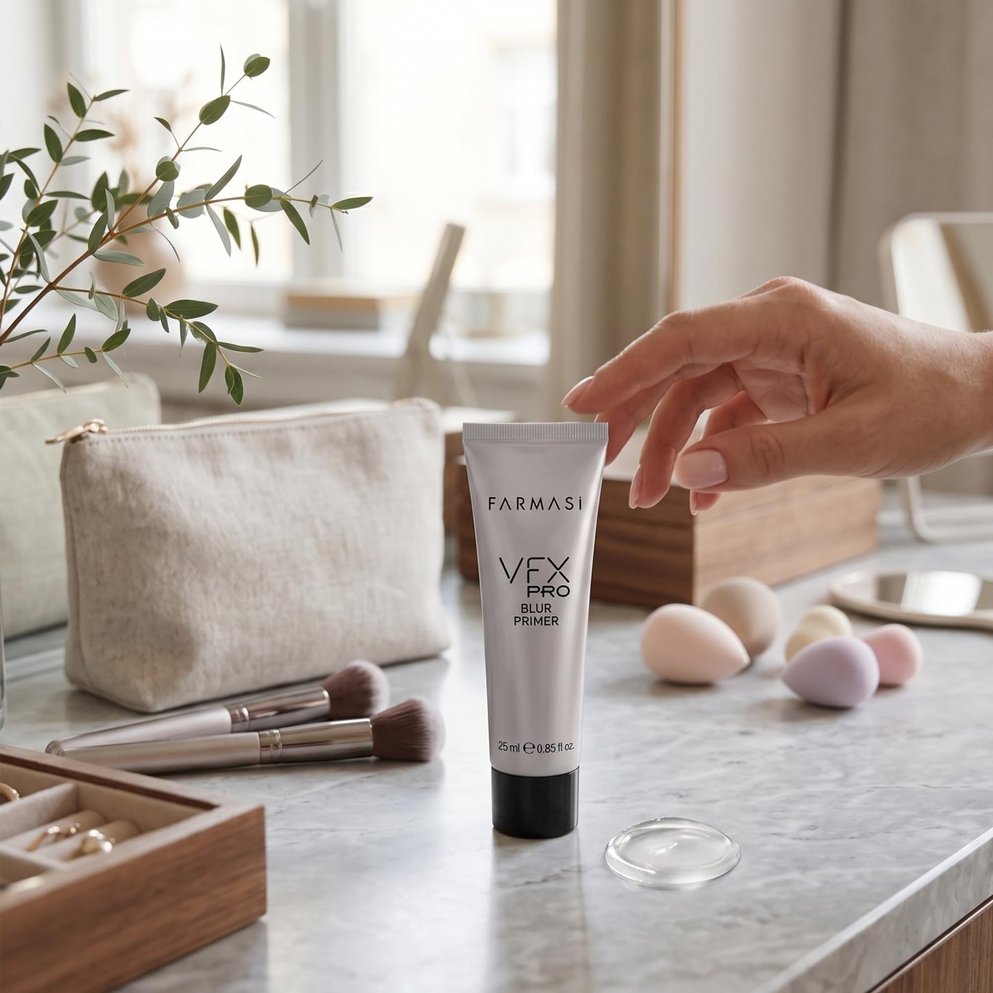 FARMASi VFX Pro Blur Makeup Primer, Smoothing Face Base with Soft-Focus Finish, Oil-Free Matte and Velvety Feel, Helps Minimize the Look of Pores and Fine Lines, Vitamin E, 0.85 fl oz, Blur