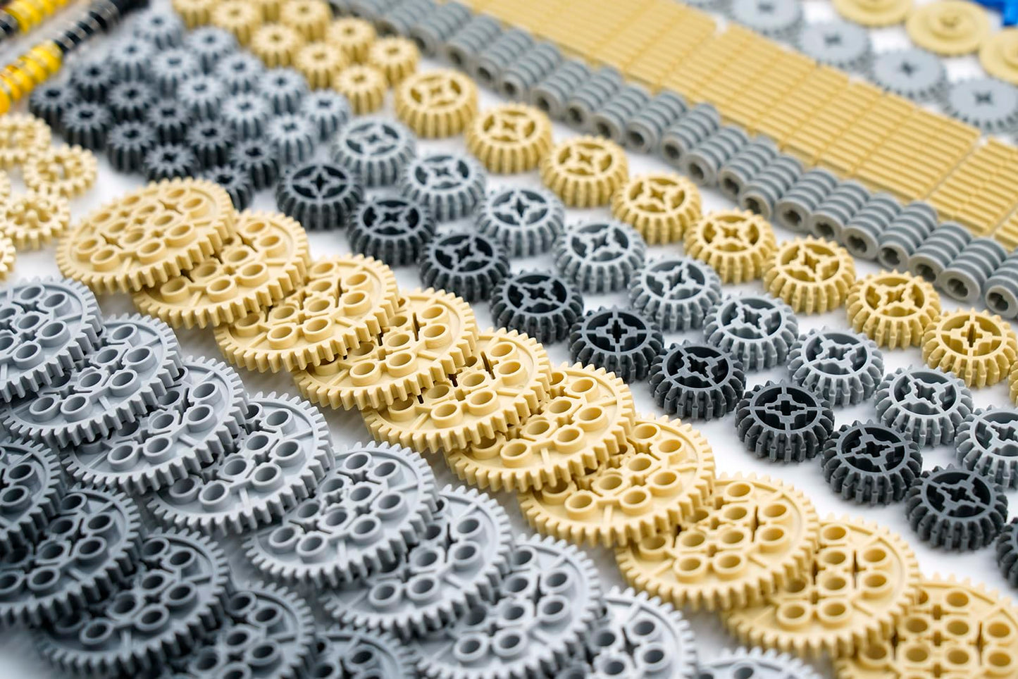 Gears and Wheels Axles Kits Sets, Compatible with Technical Parts Pieces, 652pcs Car Bulk Parts Engine Kit Building Blocks Accessories Children Toys