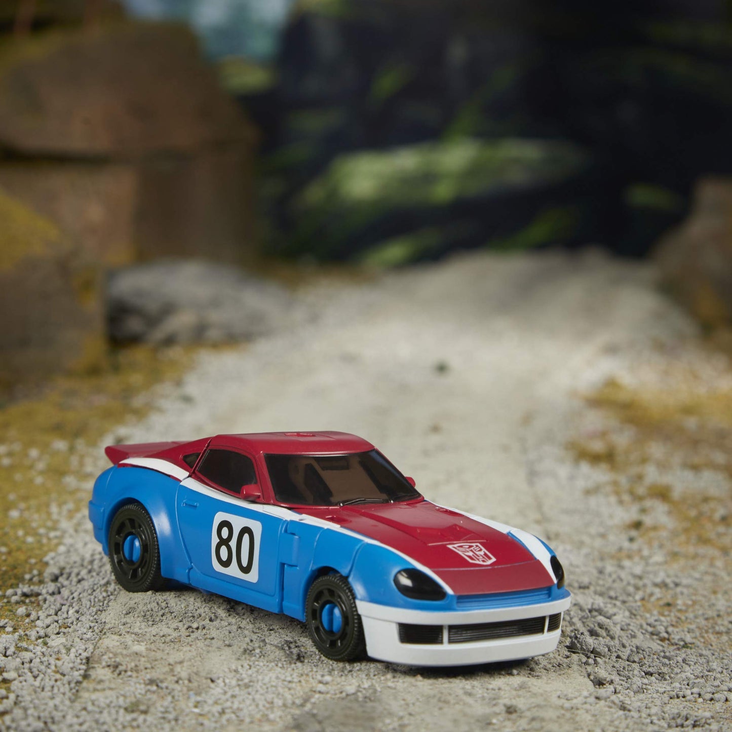 Transformers Toys Generations War for Cybertron: Earthrise Deluxe WFC-E20 Smokescreen Action Figure - Kids Ages 8 and Up, 5.5-inch