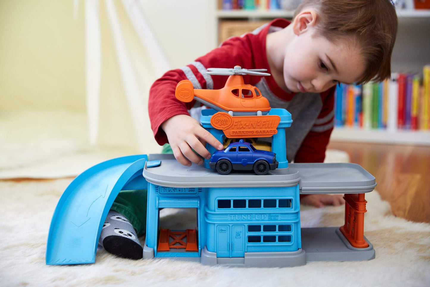 Green Toys Parking Garage Playset – 5-Piece Pretend Play Toy for Kids, Motor Skills & Role Play, BPA-Free, Dishwasher Safe, Made in USA