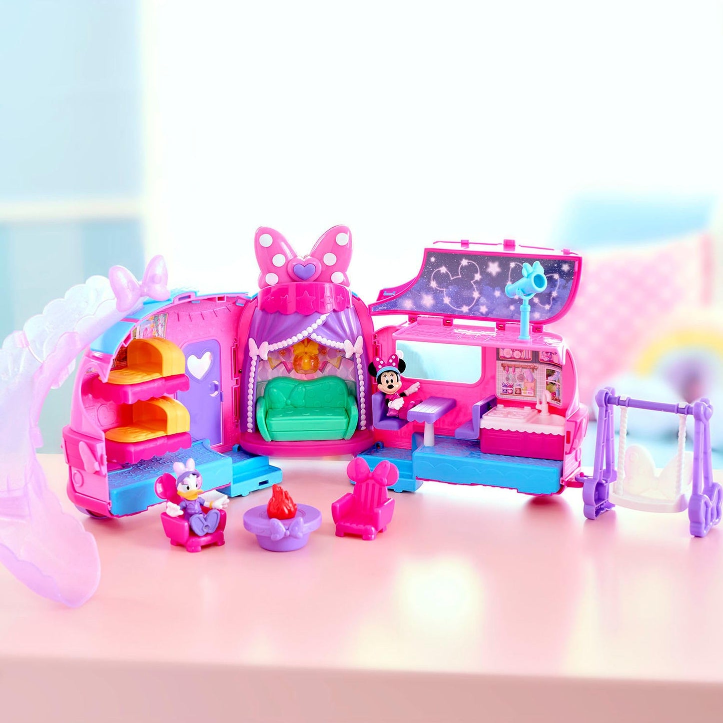 Disney Junior Minnie Mouse Bows-A-Glow Rolling Glamper 13-piece Figures and Playset, Kids Toys for Ages 3 Up, Amazon Exclusive by Just Play