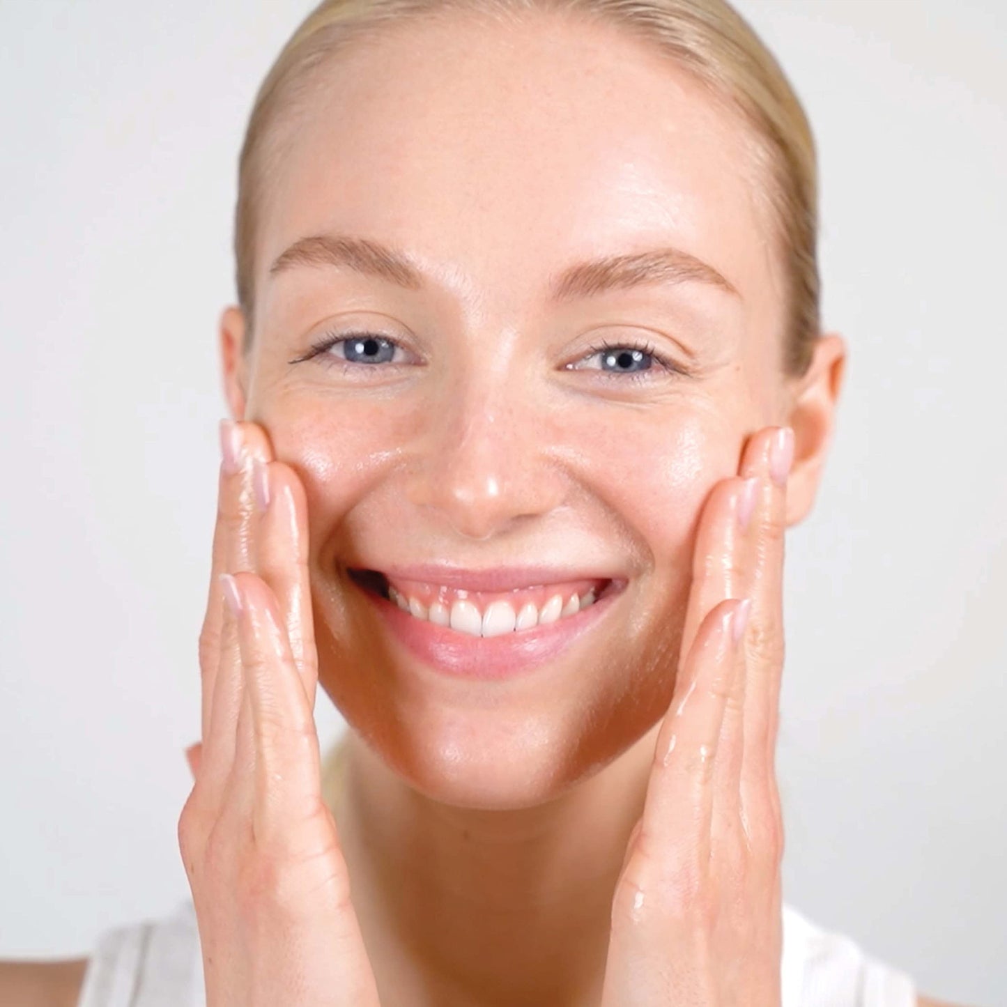 Mario Badescu Enzyme Cleansing Gel Face Wash, Oil-Free Facial Cleanser with Papaya Enzyme & Grapefruit Extract, Exfoliating Skin Care for All Skin