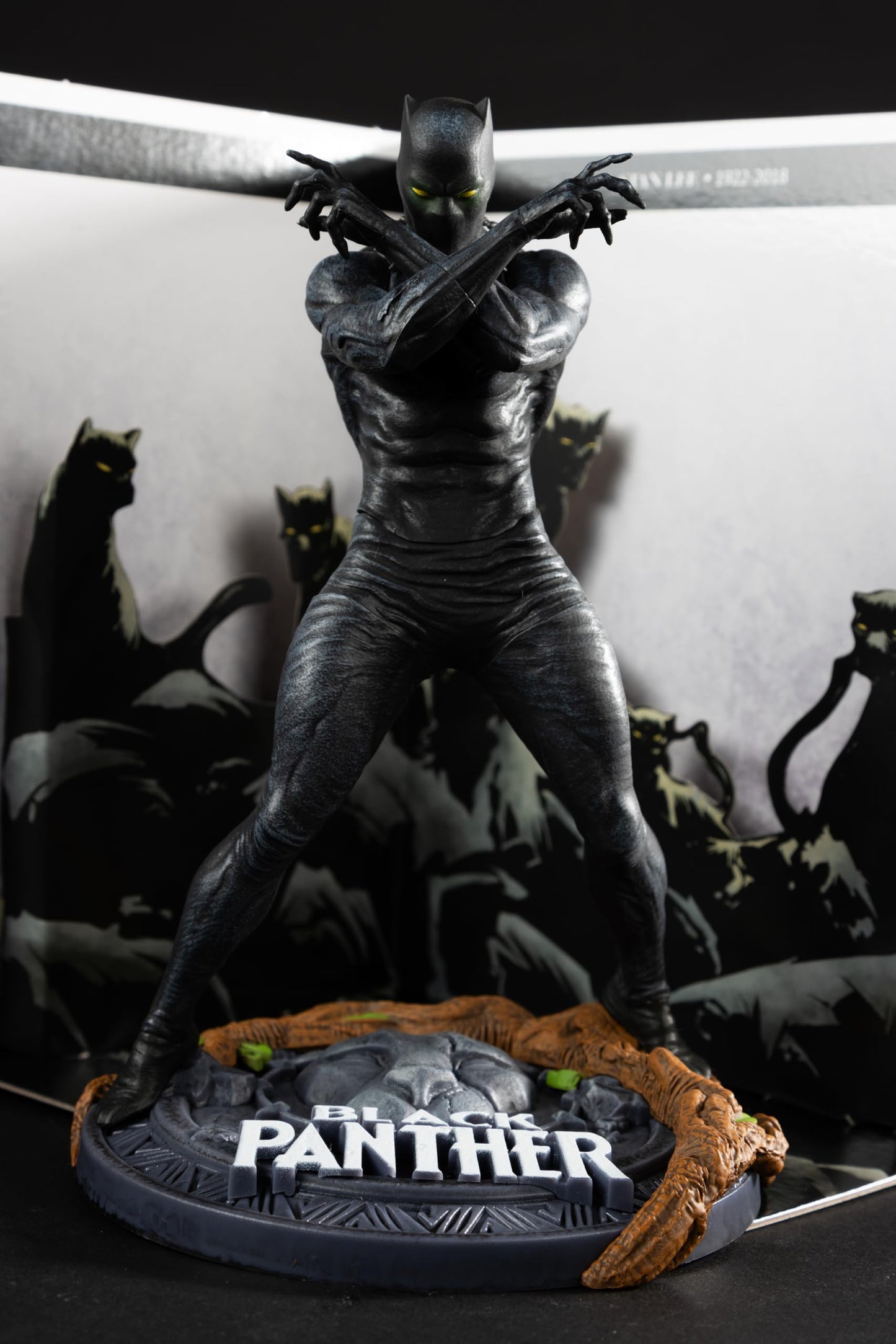 McFarlane Toys Marvel Black Panther 1:10th Scale Collectible with Scene (Marvel Knights #4)