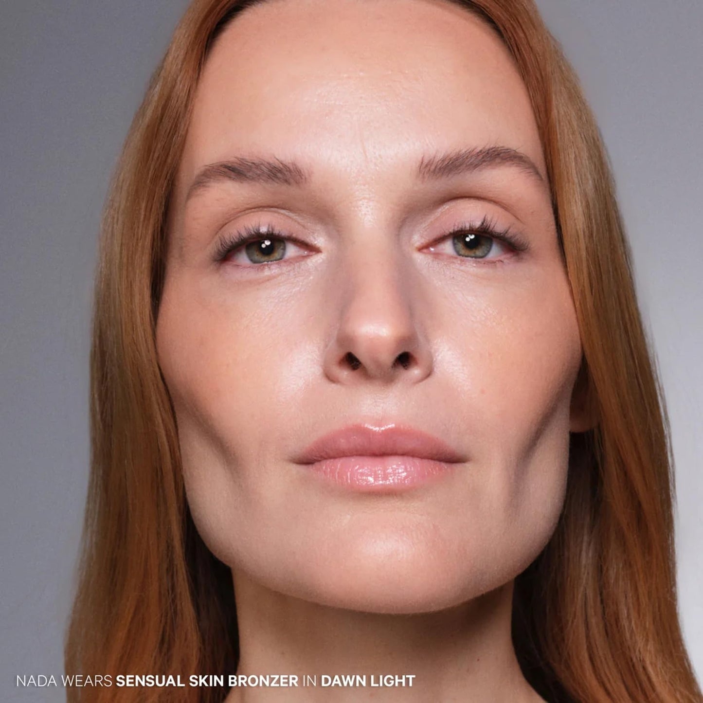 Kevyn Aucoin Sensual Skin Bronzer, Dawn - Light (golden tan warmth for fair to light skin tones): Get a sun-kissed glow. Cream-to-powder formula