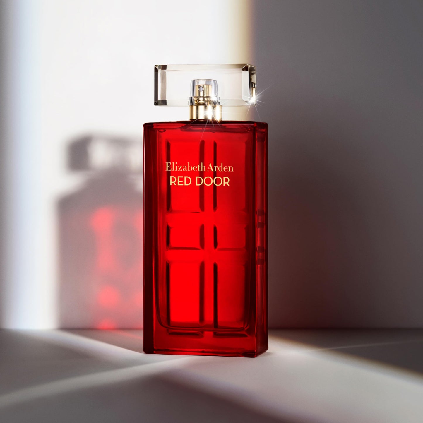 Elizabeth Arden Red Door Women's Perfume, Fragrance, Floral Parfum with Notes of Freesia, Roses, and Sandalwood, Gift for Her, Eau de Parfum, 1.7 fl