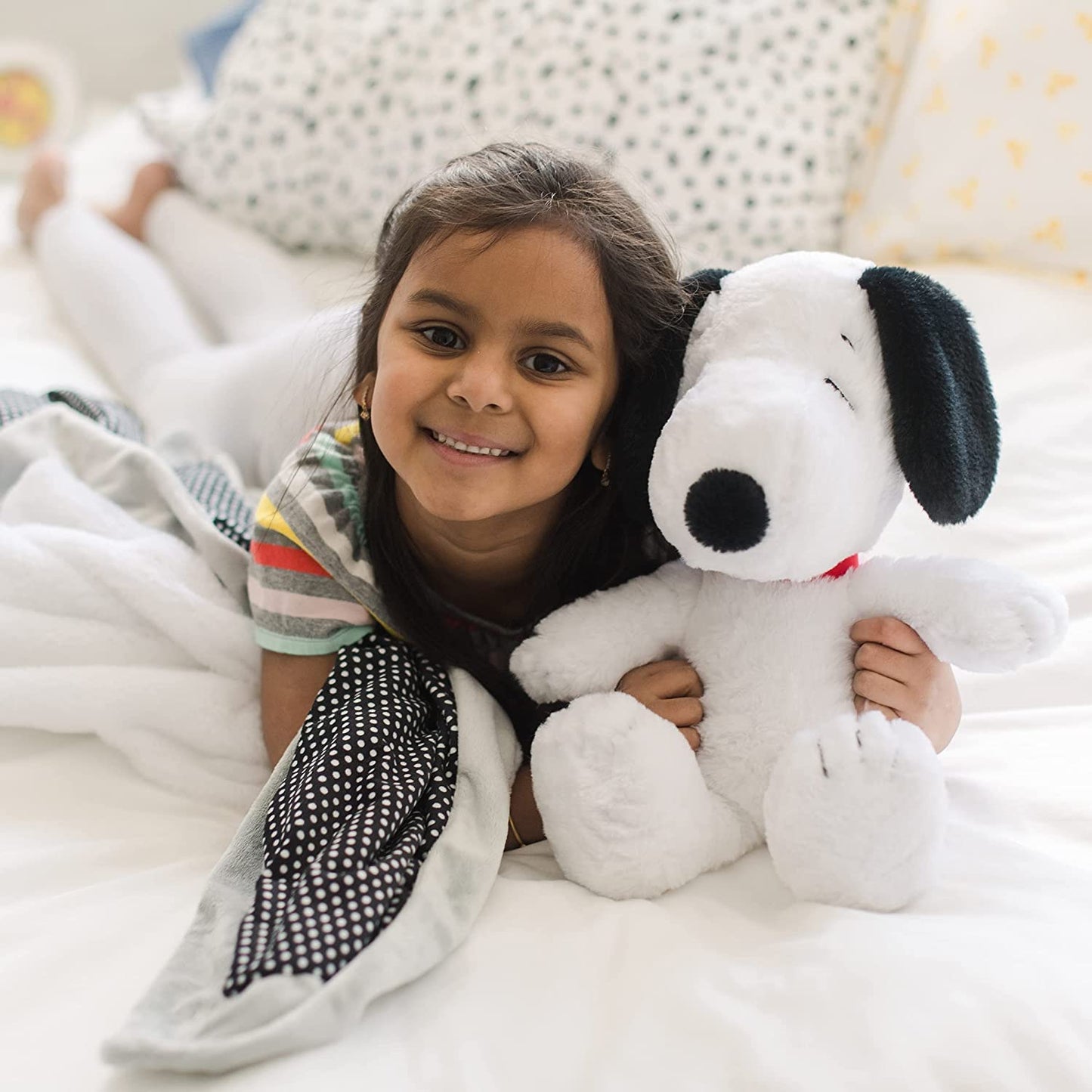 Animal Adventure®| Peanuts®| Snoopy Cuddle Bundle™| 2-in-1 10" Plush & 28"x 34"Blanket Bundle