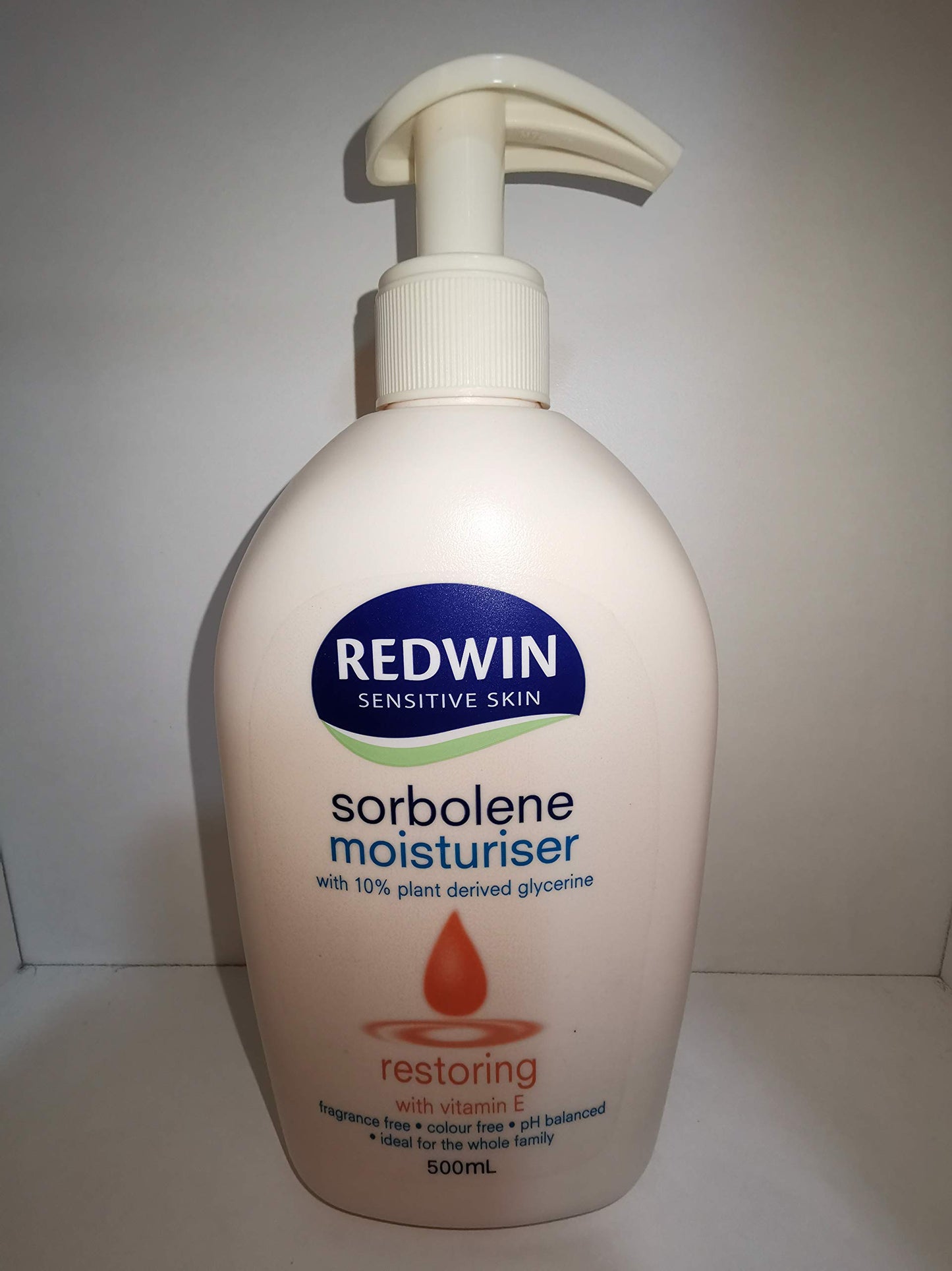 #MC REDWIN SORBOLENE MOISTURIZER 500ML- Creates A Protective Barrier, That Locks In Moisture Deep Within Your Skin. Redwin Sorbolene Is Suitable