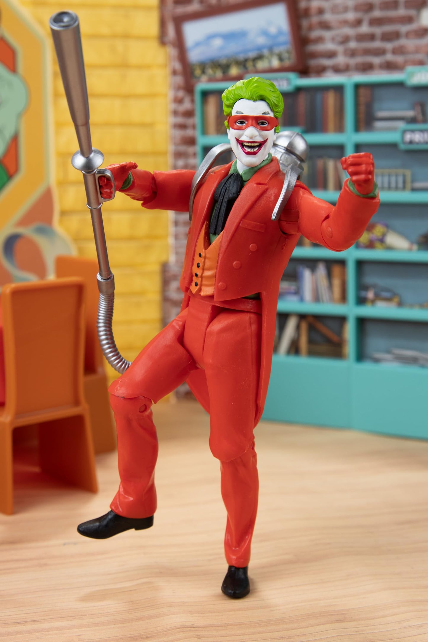 McFarlane Toys - DC Retro Joker with Mask (Batman 66') 6in Action Figure