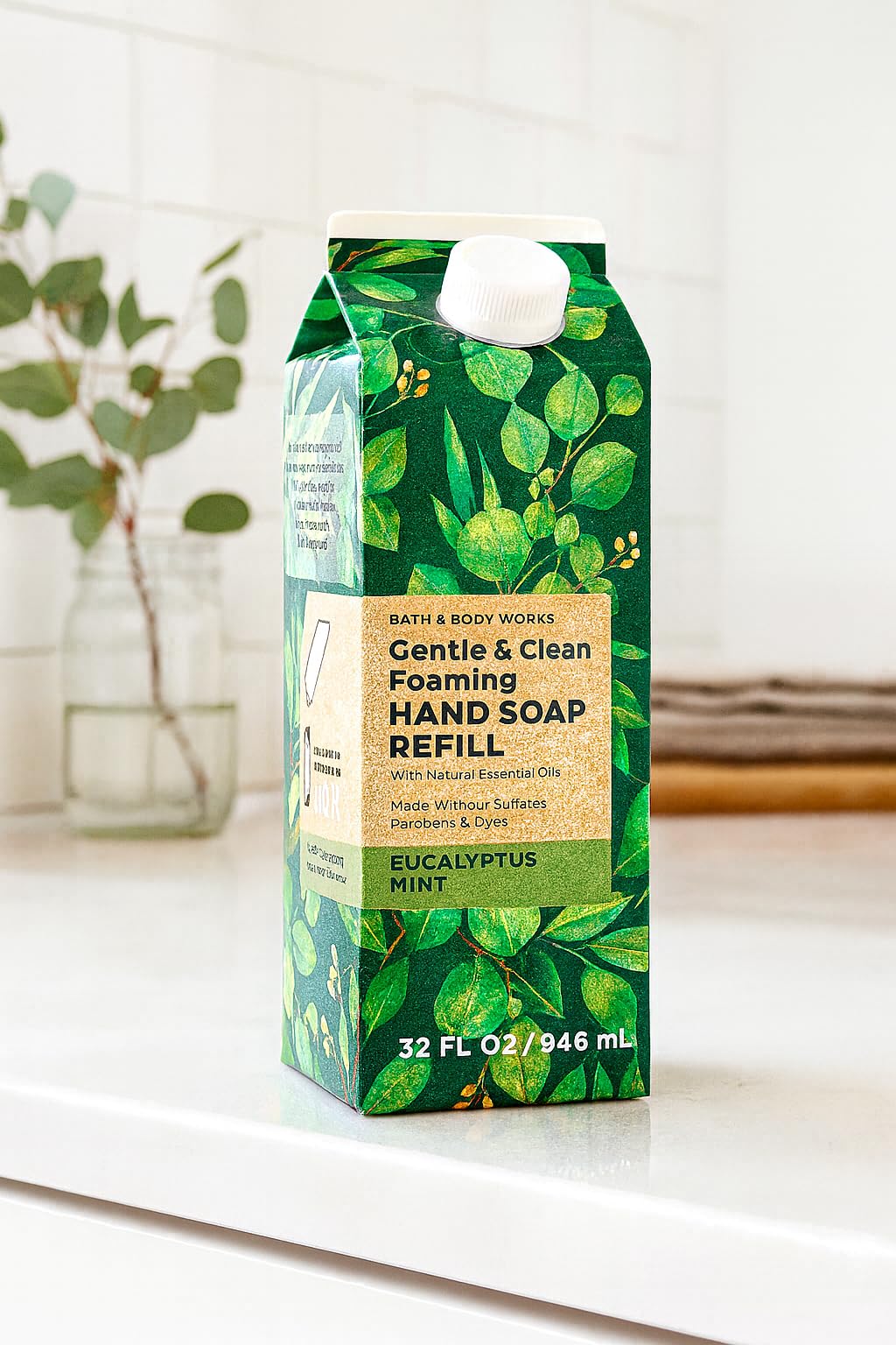 Bath & Body Works Eucalyptus Mint Gentle & Clean Foaming Hand Soap Refill, 32 fl oz / 946 ml, Refreshing Aromatherapy Scent with Essential Oils