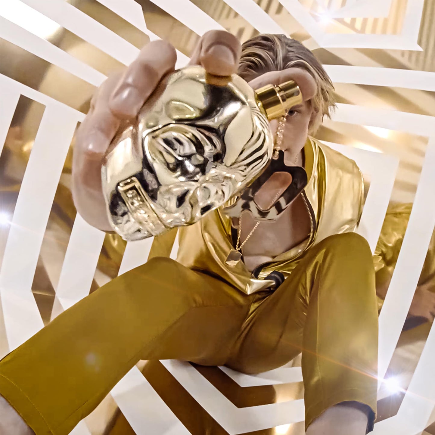 Police To Be Born To Shine - 4.2 oz EDT Spray - Long Lasting Amber Fougere Cologne for Men - Exuberant and Seductive Fragrance with Powerful Woody