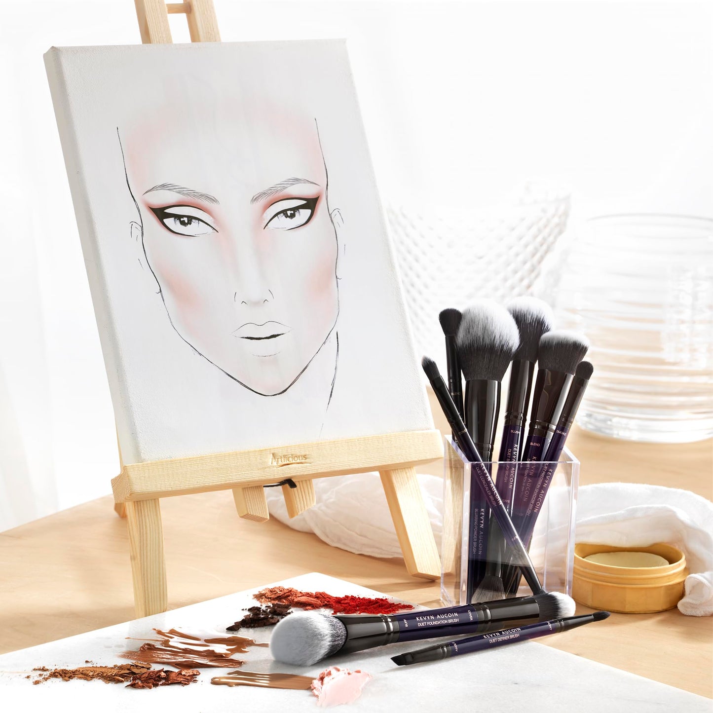 Kevyn Aucoin Duet Shadow Brush: Dual-ended eyeshadow brush for effortless blending. BASE end mimics the shape of an eyelid. BLEND end is sized