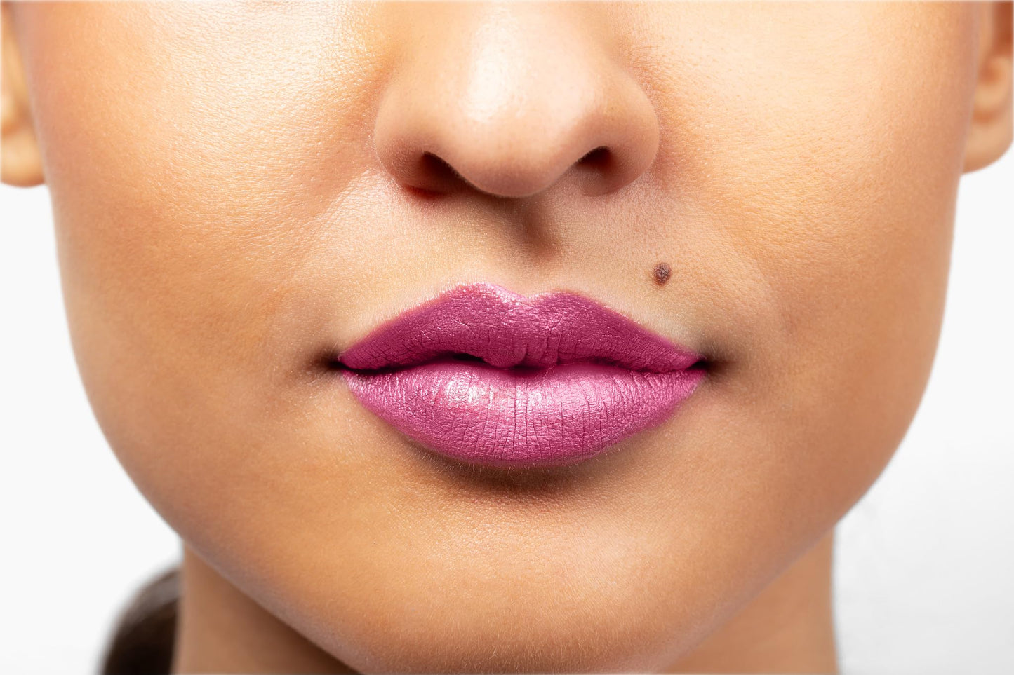 Aromi Metallic Liquid Lipstick | Long-lasting, Baby Pink Lip Color with Shimmery Finish (Pink Sugar)