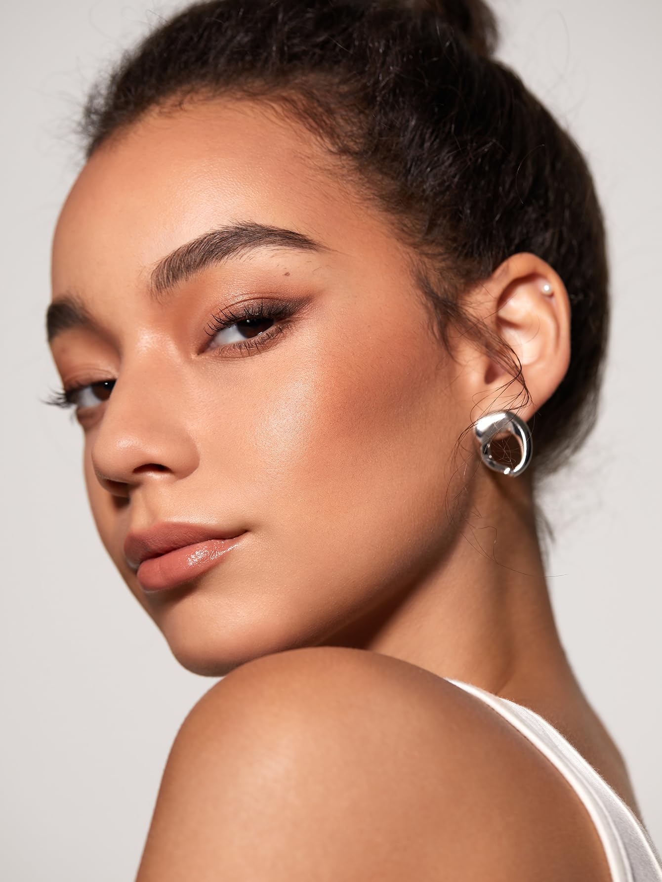 SHEGLAM Snatch 'n' Define Cream Contour Stick Long Lasting Highly Pigmented Sweat Proof Face Bronzer Makeup -Tawny Amber