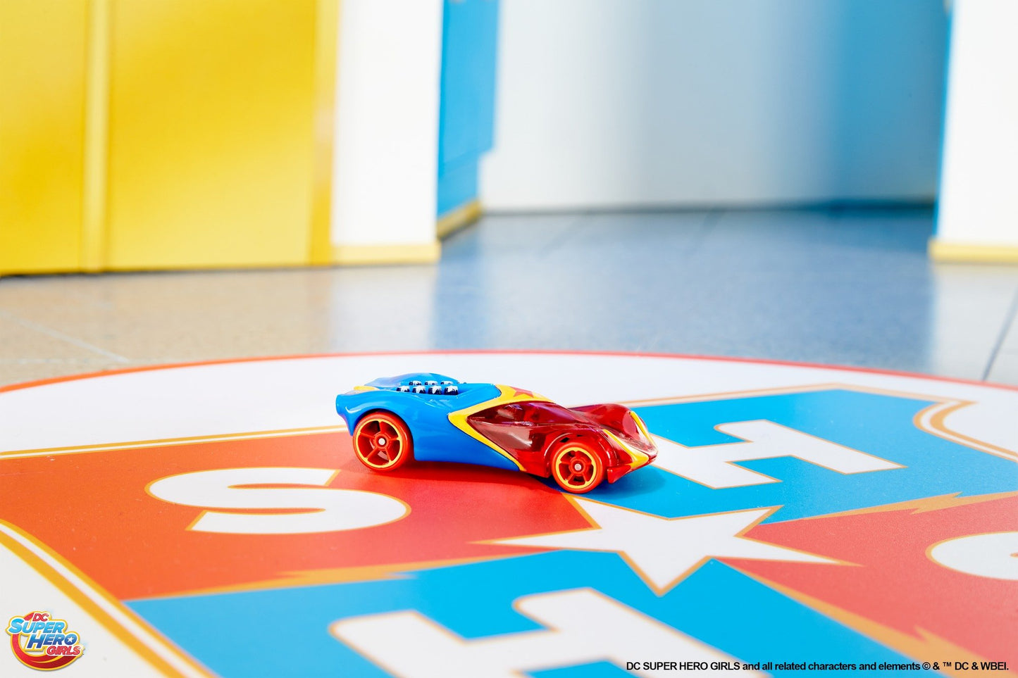 Hot Wheels DC Comics Superhero Girls Wonder Woman Vehicle