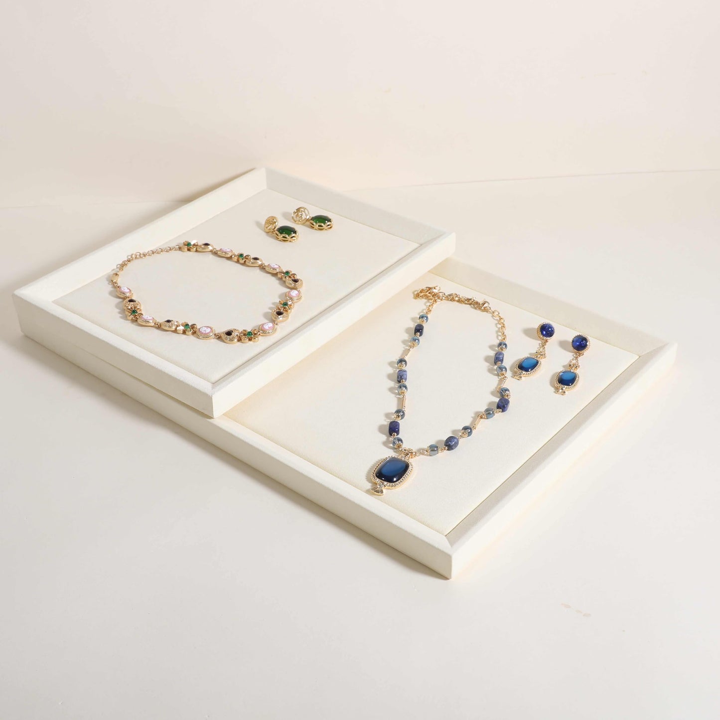 GemeShou Gemehou Square velvet Jewerly display tray, Nightstand Jewelry Organizer plate, Stackable Empty Jewelry showcase tray for Necklace Bracelet…