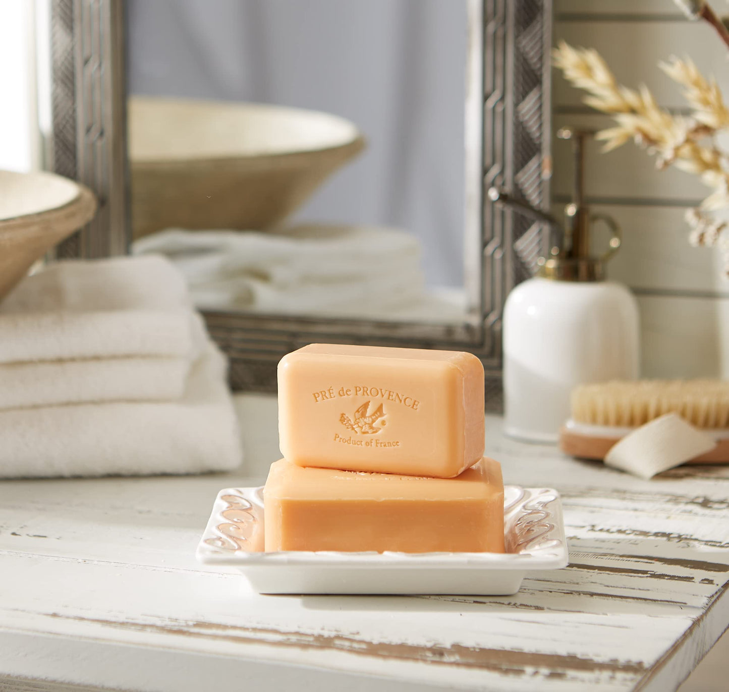 Pre de Provence Artisanal Soap Bar, Enriched with Organic Shea Butter, Natural French Skincare, Quad Milled for Rich Smooth Lather, 8.8 Ounce