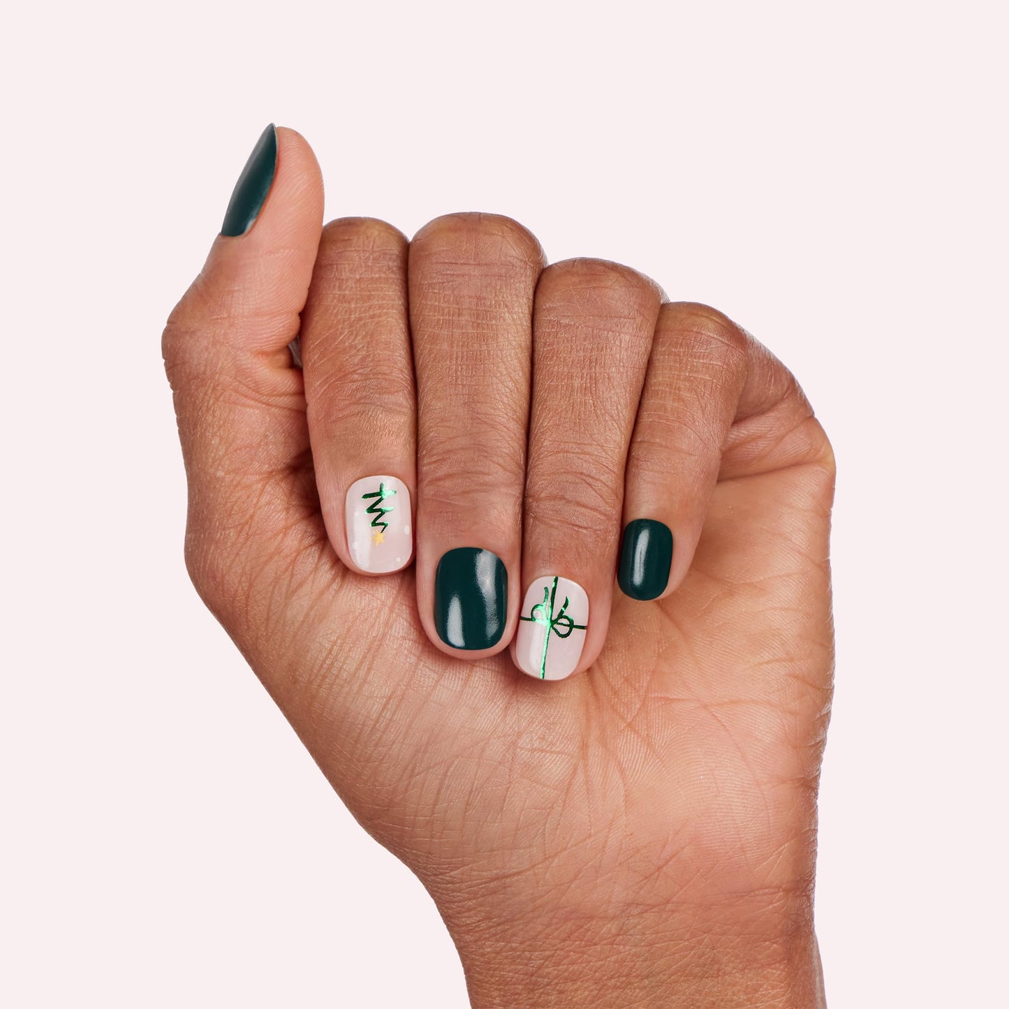 Dashing Diva Gloss Nail Strips - Tree Skirt | UV Free, Chip Resistant, Long Lasting Gel Nail Stickers | Contains 32 Wraps, 1 Prep Pad, 1 File Beauty & Personal Care Dashing Diva