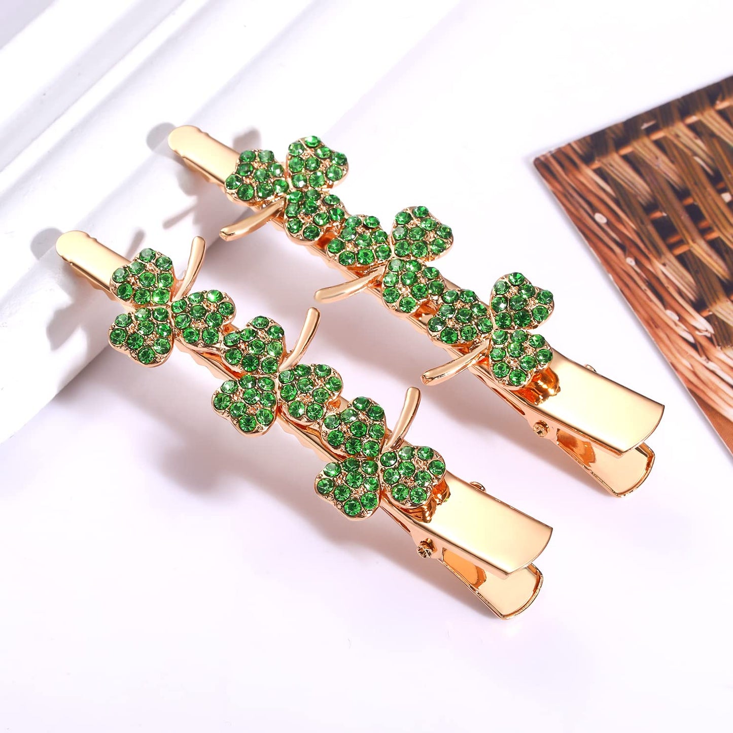 St.Patrick’s Day Hair Clips Crystal Glitter Shamrock Hairpins Green Lucky Leaf Embellished Gold Alligator Hair Clips for Party Gift (2 Pairs Lucky