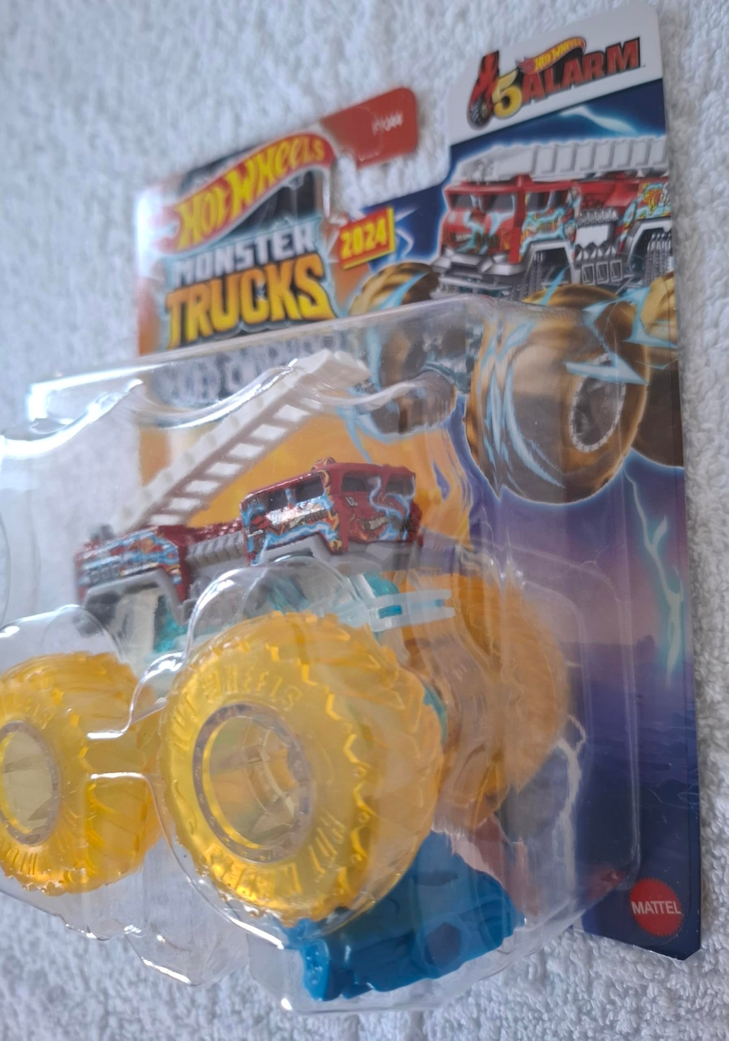 Hot Wheels Monster Trucks New for 2024 1:64 Scale Power Smashers (5 Alarm)