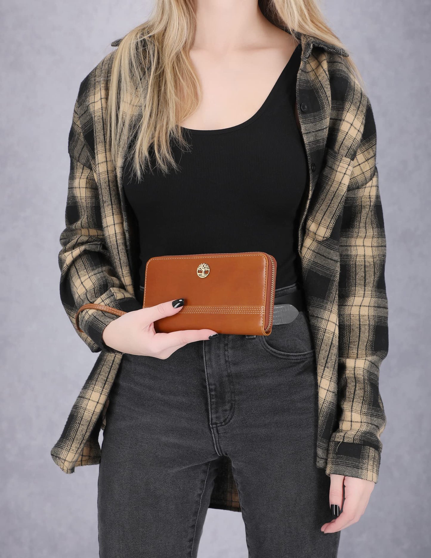 Timberland Women's Leather Rfid Zip Around Wallet Clutch With Wristlet Strap, Cognac (Buff Apache), One Size