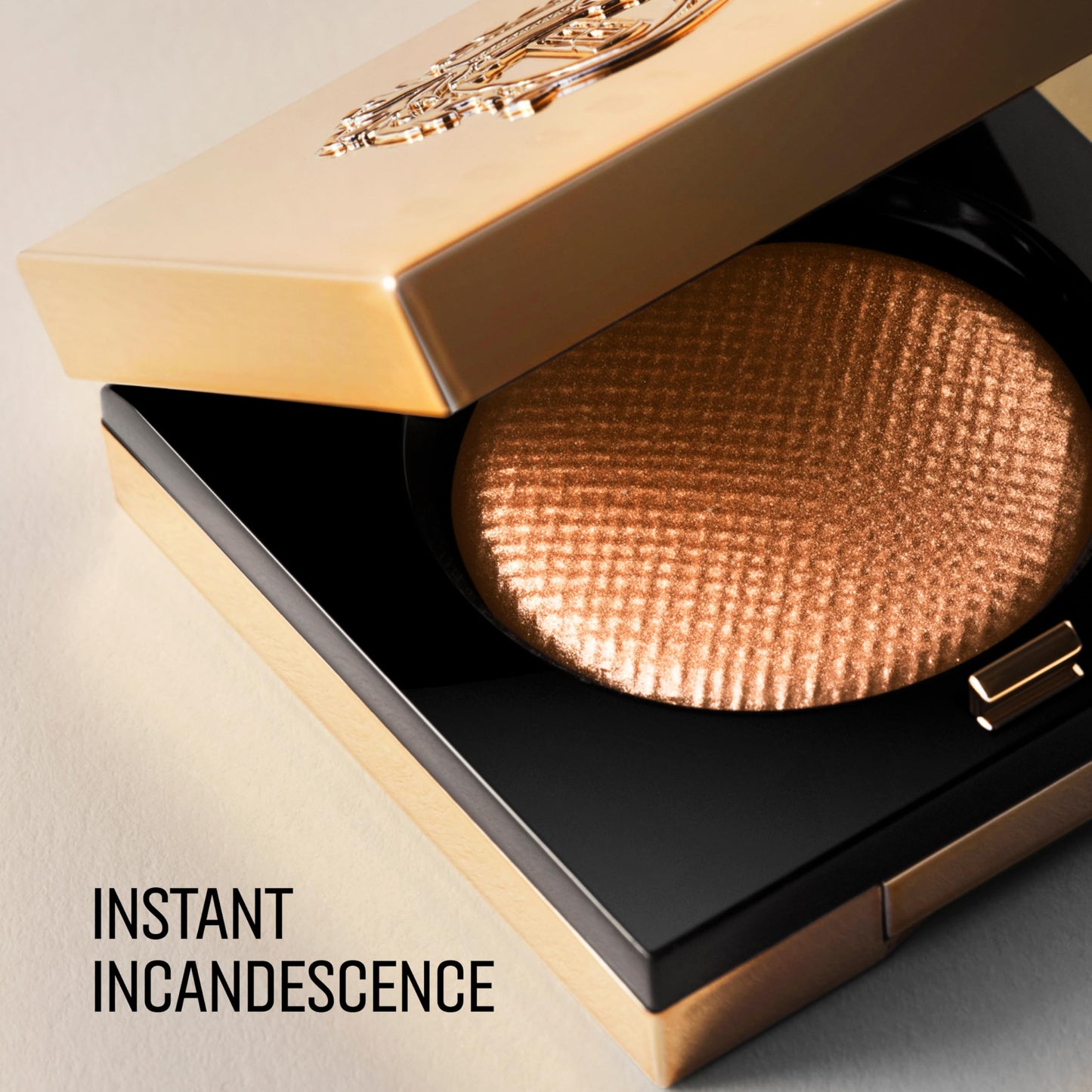 Bobbi Brown Luxe Eyeshadow | Multidimensional, Metallic Shimmer Eyeshadow for Instant Impact, 0.09 Ounce, Melting Point