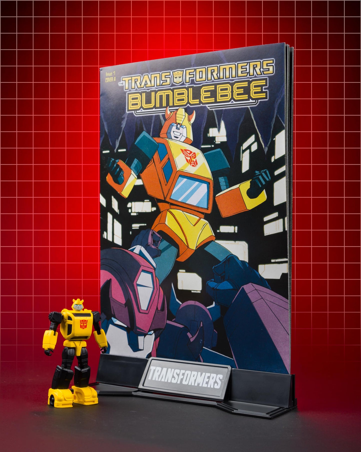 McFarlane Toys - Transformers Page Punchers 2pk Bumblebee and Wheeljack 3in Action Figures with 2 Comics