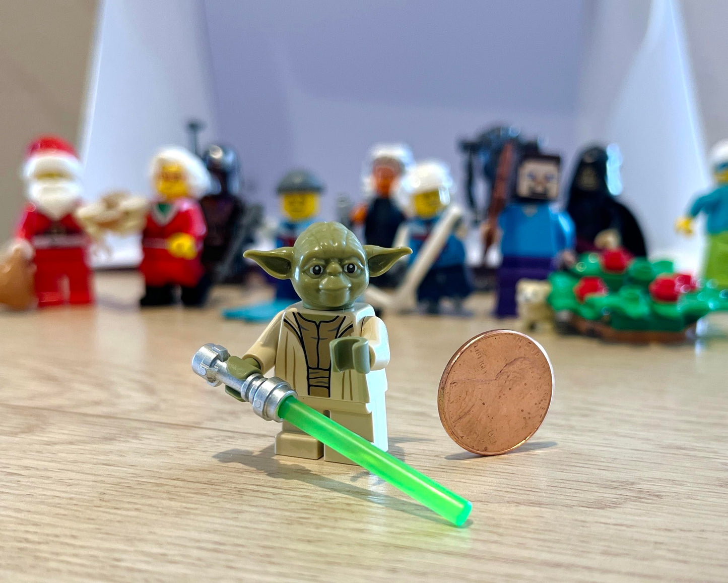 LEGO Star Wars The Clone Wars Minifigure - Yoda with Open Robe and Green Lightsaber (75360)