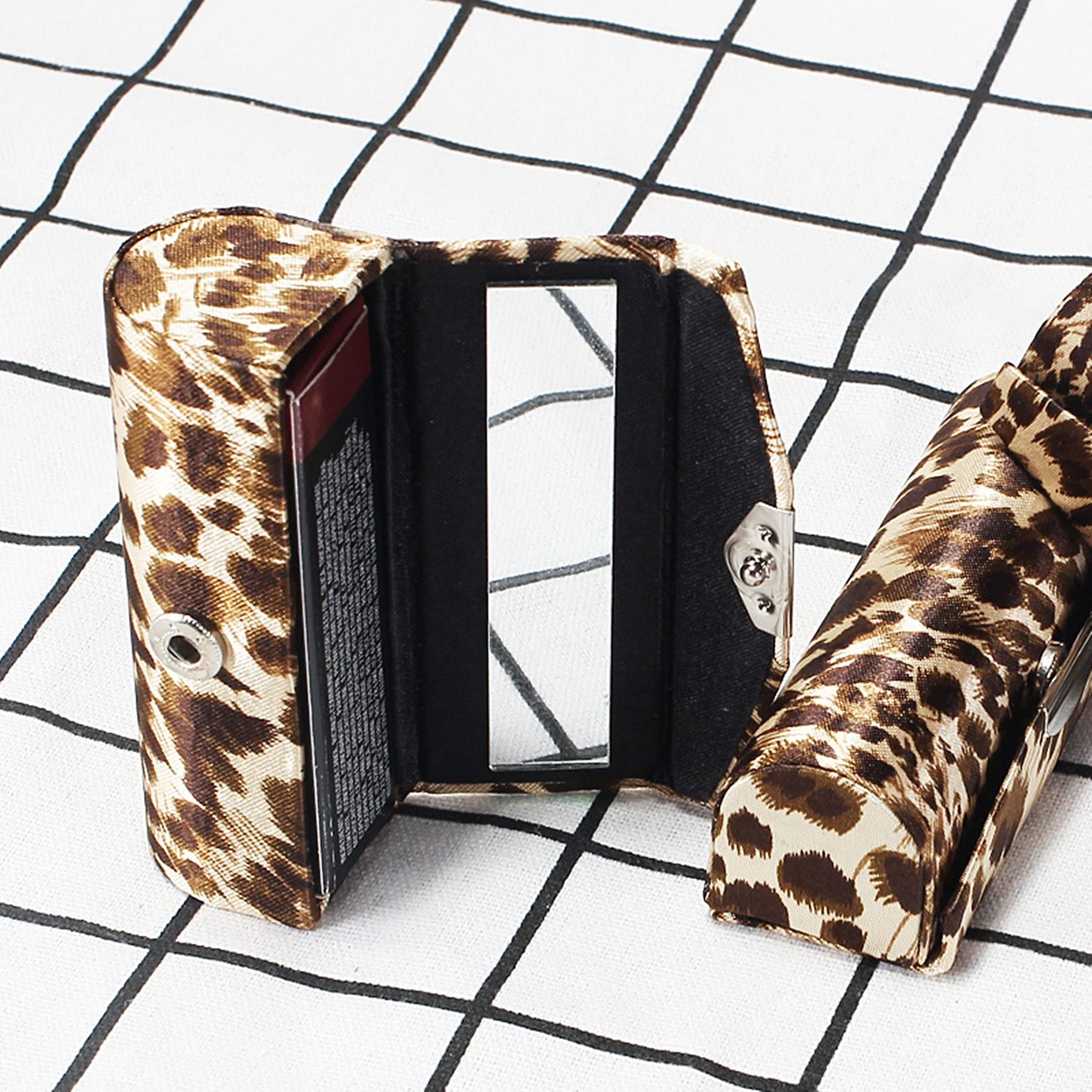 Tiger007 Lipstick Case with Mirror, 3 pcs Lipstick Case Holder with Leopard Pattern Style, Vintage Leopard Print Cloth Lipstick Box (Leopard pattern)