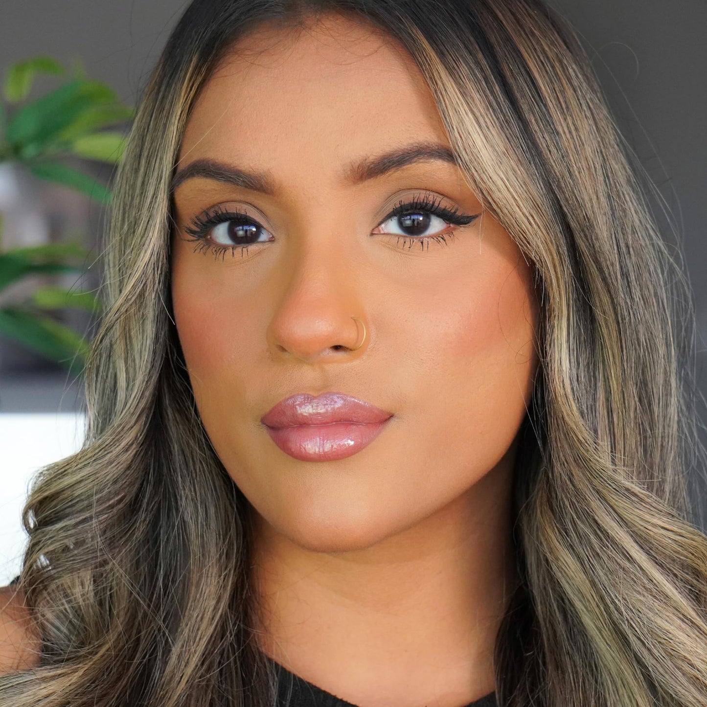 VASANTI Oil-Free Foundation & Concealer in 1 - Liquid Cover-Up (V10) Full Coverage Lightweight Long Lasting Paraben-Free Leaves Skin Glowing