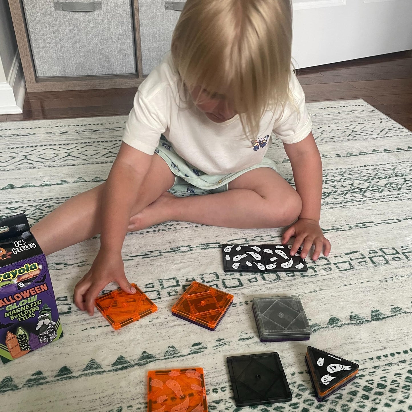 CreateOn Crayola Halloween Glow in The Dark Magnetic Tiles Set, Building Set for Kids, STEM Toys for Boys and Girls Ages 3 and Up, 14-Piece Set