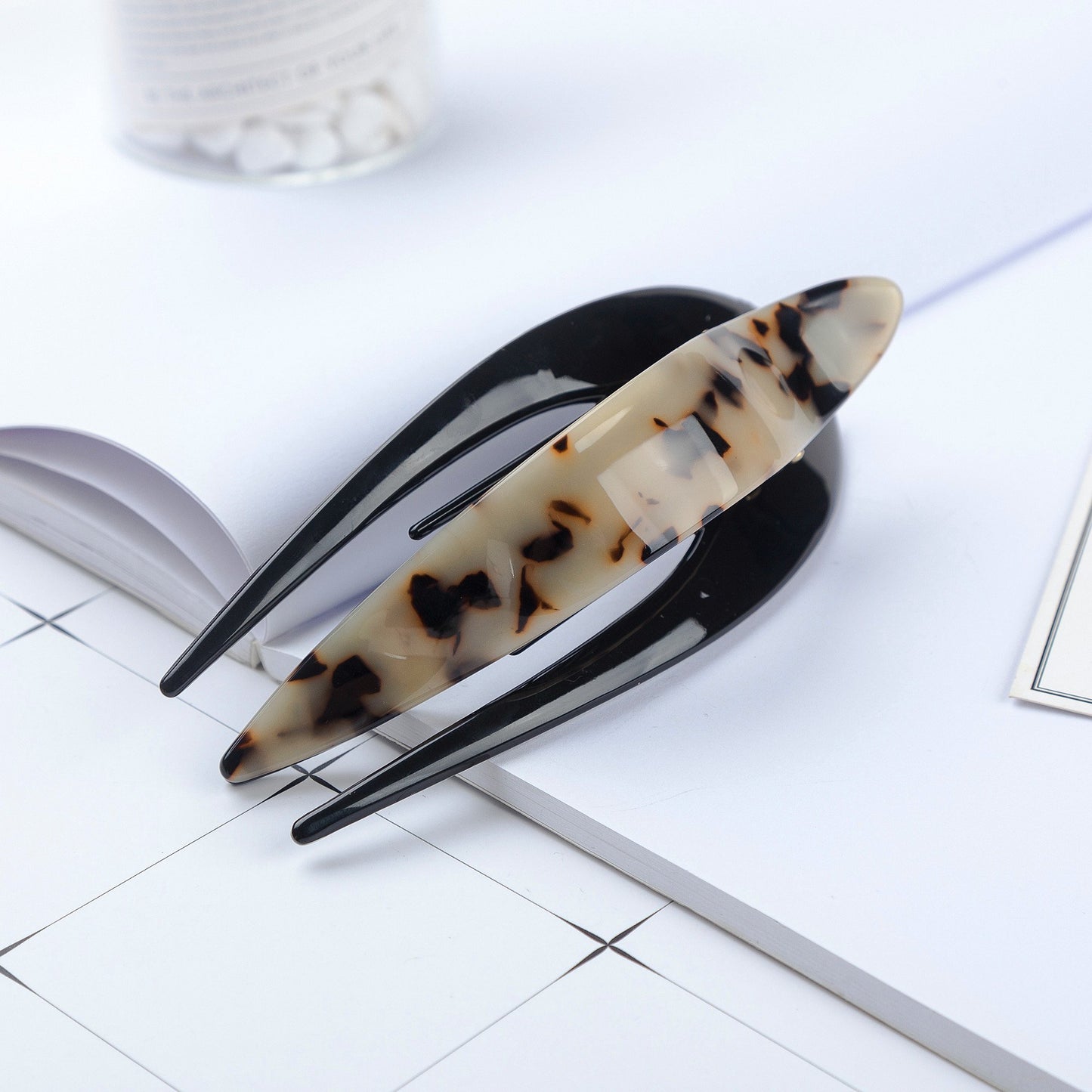 Prettyou 4.7 inches Handmade Celluloid French Design Tortoise Shell Barrettes Side-slide Opening Duck Luxury Fashion Accessories Hair Clip Claw