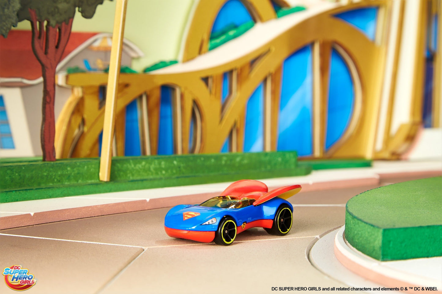 Hot Wheels DC Super Hero Girls Supergirl, Vehicle