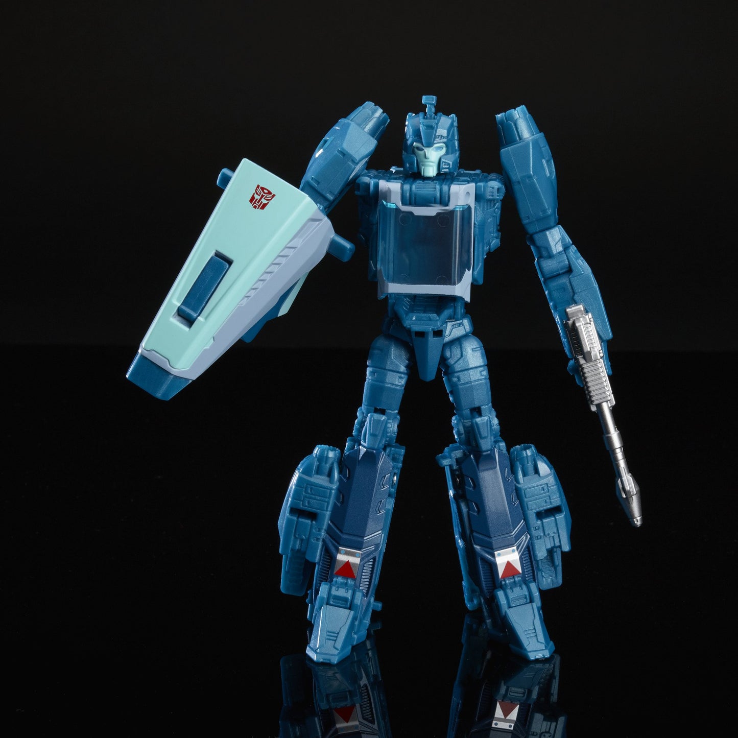 Transformers Generations Deluxe Titans Return Blurr Action Figure