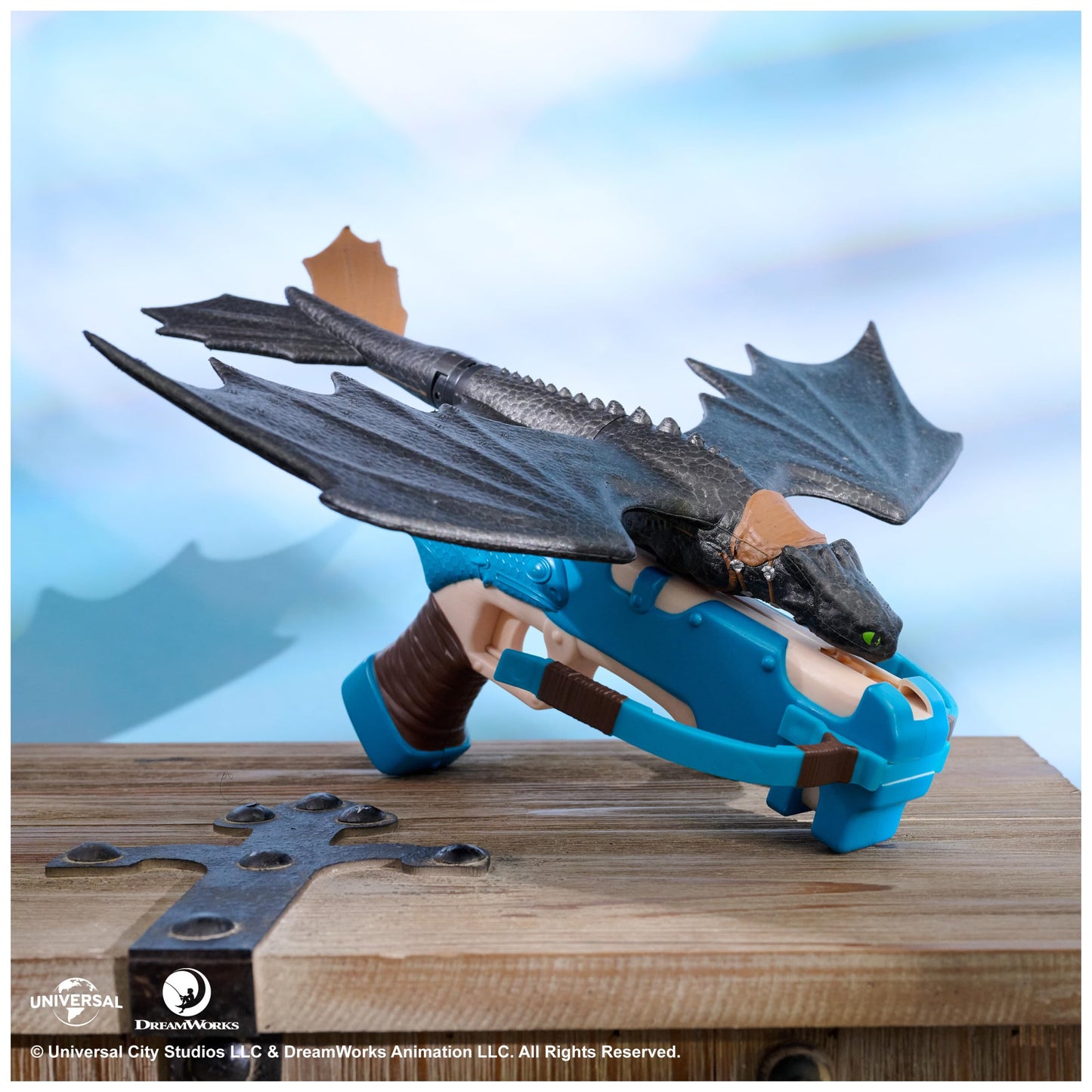 DreamWorks Dragons How to Train Your Dragon – Crossbow Launch Toothless Flying Stunt Glider, Kids Toy for Boys & Girls Ages 4+ (Amazon Exclusive)