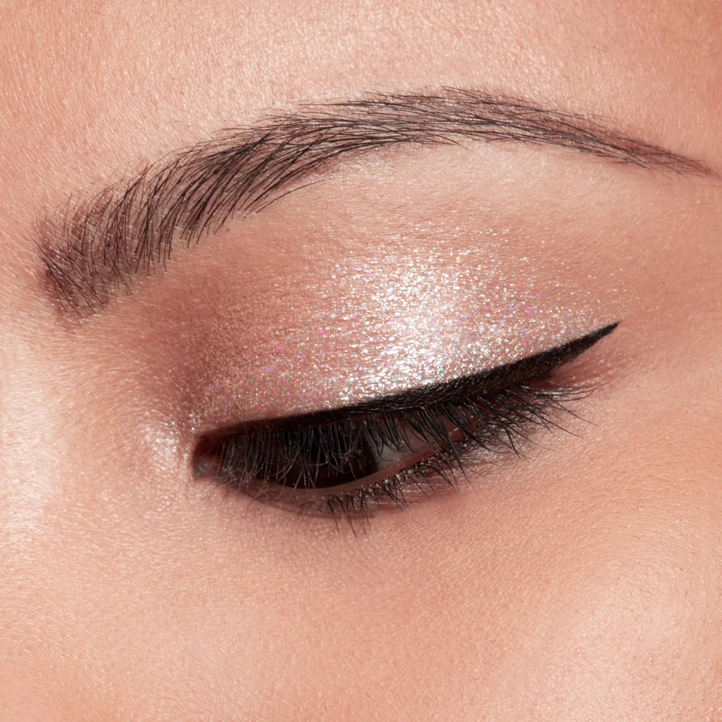 Stila Magnificent Metals Glitter and Glow Liquid Eye Shadow Long Lasting Sparkle, Quick-Drying Eye Makeup Lightweight Water Base Perlina