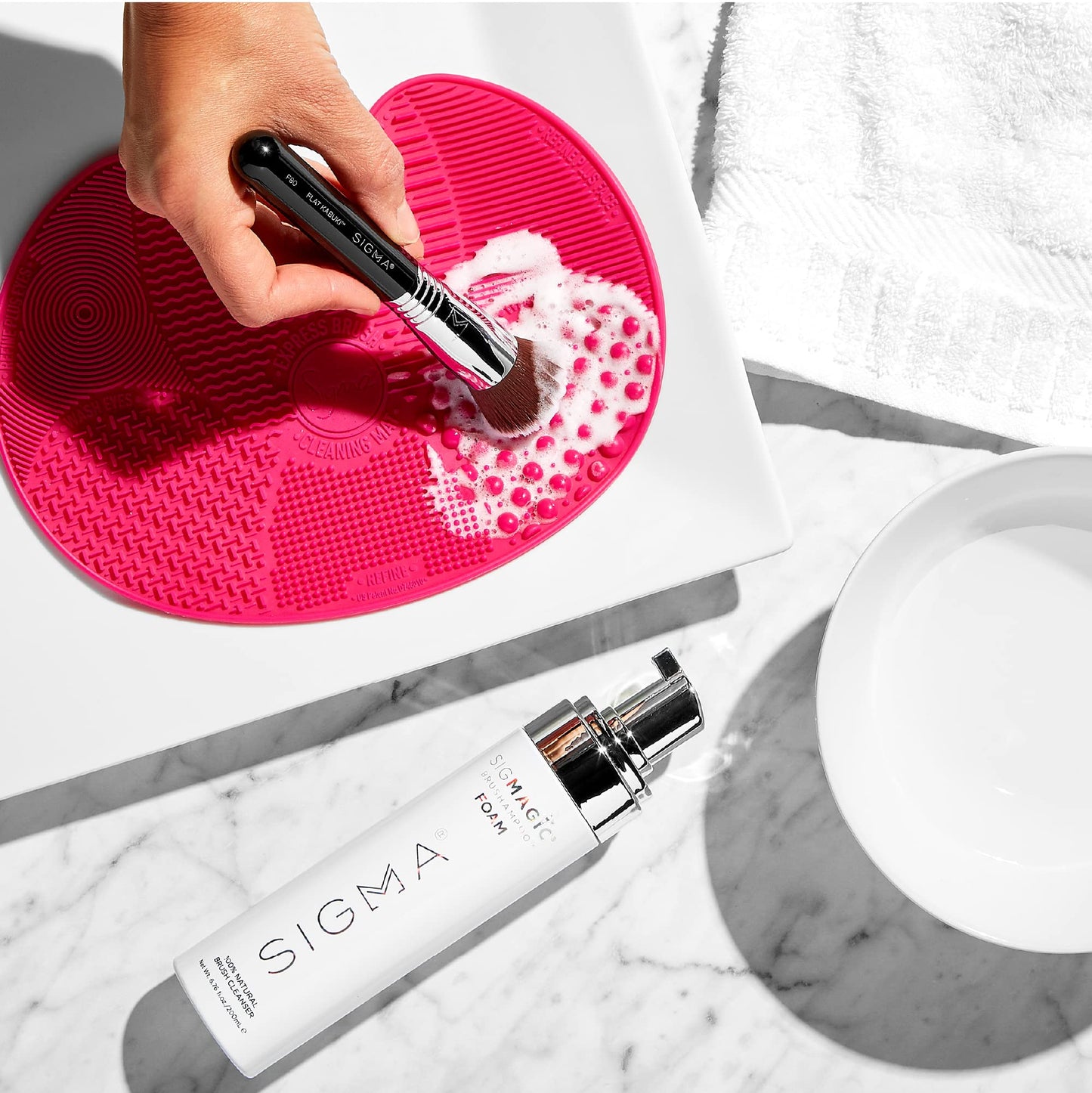 Sigma Beauty Sigmagic Foam Makeup Brush Shampoo - Makeup Brush Cleaner Solution with Professional Grade Formula to Remove Makeup Residue and Build Up