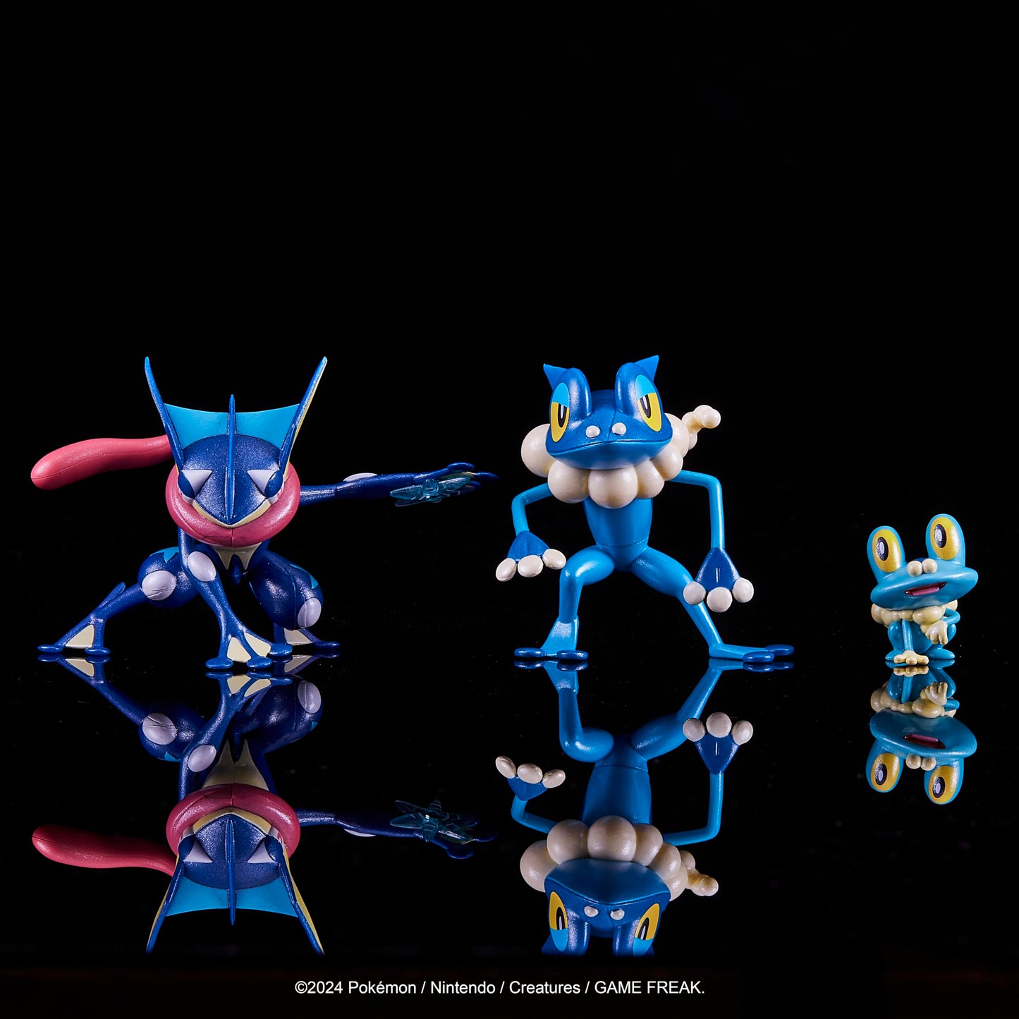 Pokemon Select Evolution Pack - Features 2-Inch Froakie, 3-Inch Frogadier and 4.5-Inch Greninja Battle Figures