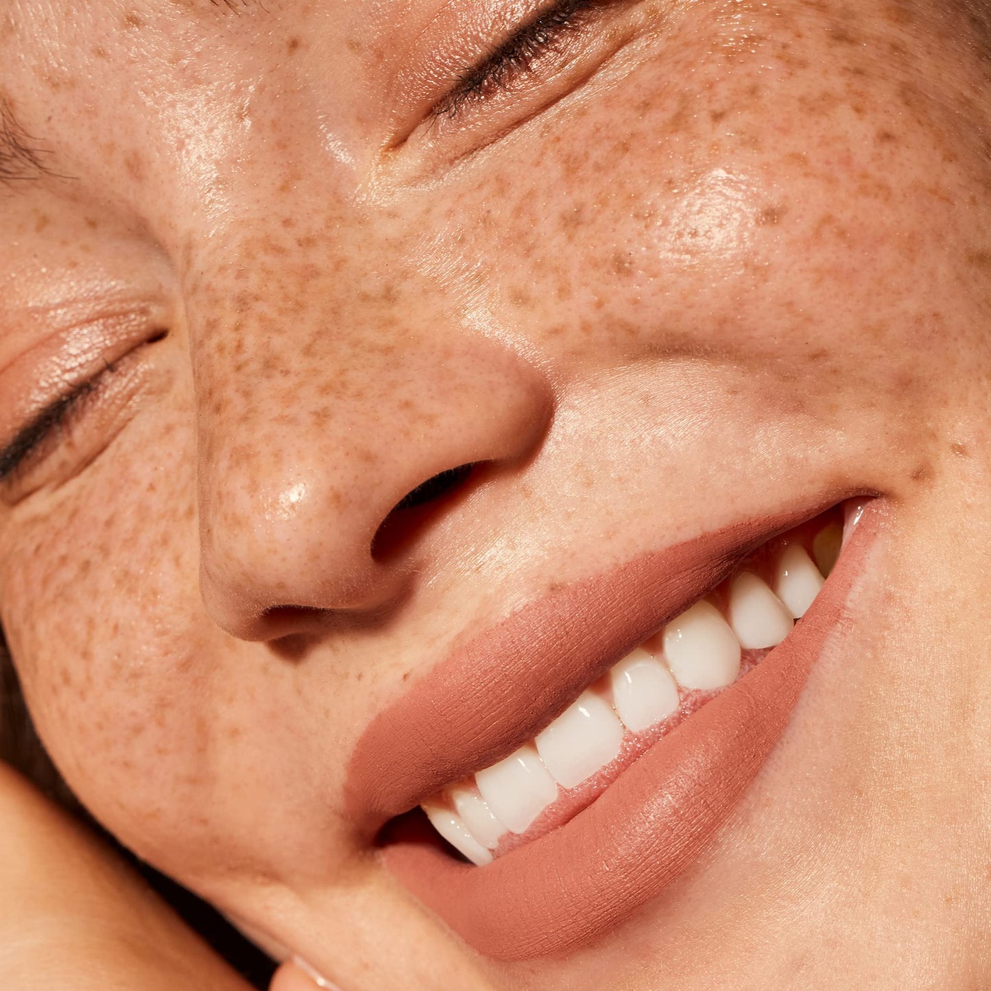 Live Tinted Huelip Liquid Lip Crème - Weightless, Long-Lasting Liquid Lip with Hyaluronic Acid and Jojoba Oil For a Soft, Comfortable, Moisturized