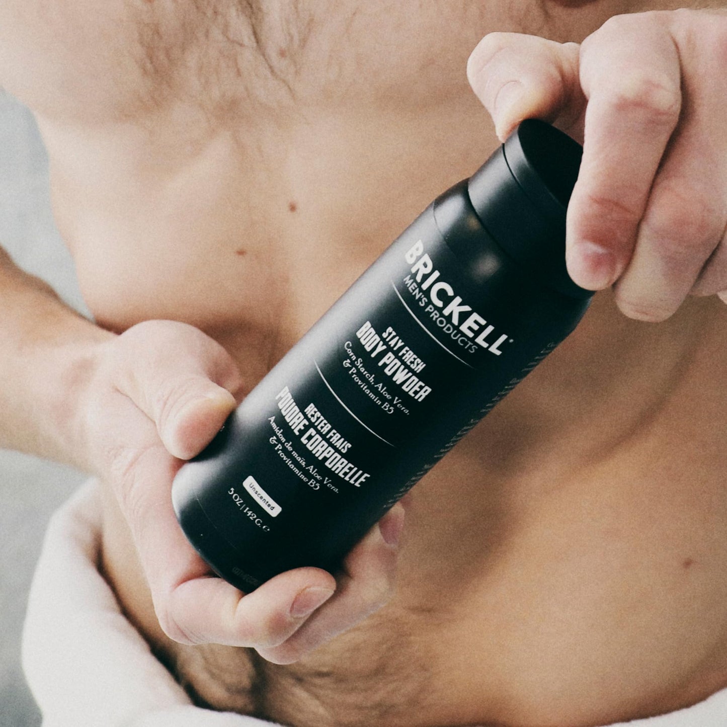 Brickell Men's Products Stay Fresh Body Powder for Men, Natural and Organic Talc-Free, Absorbs Sweat, Keeps Skin Dry, Scented, 5 oz