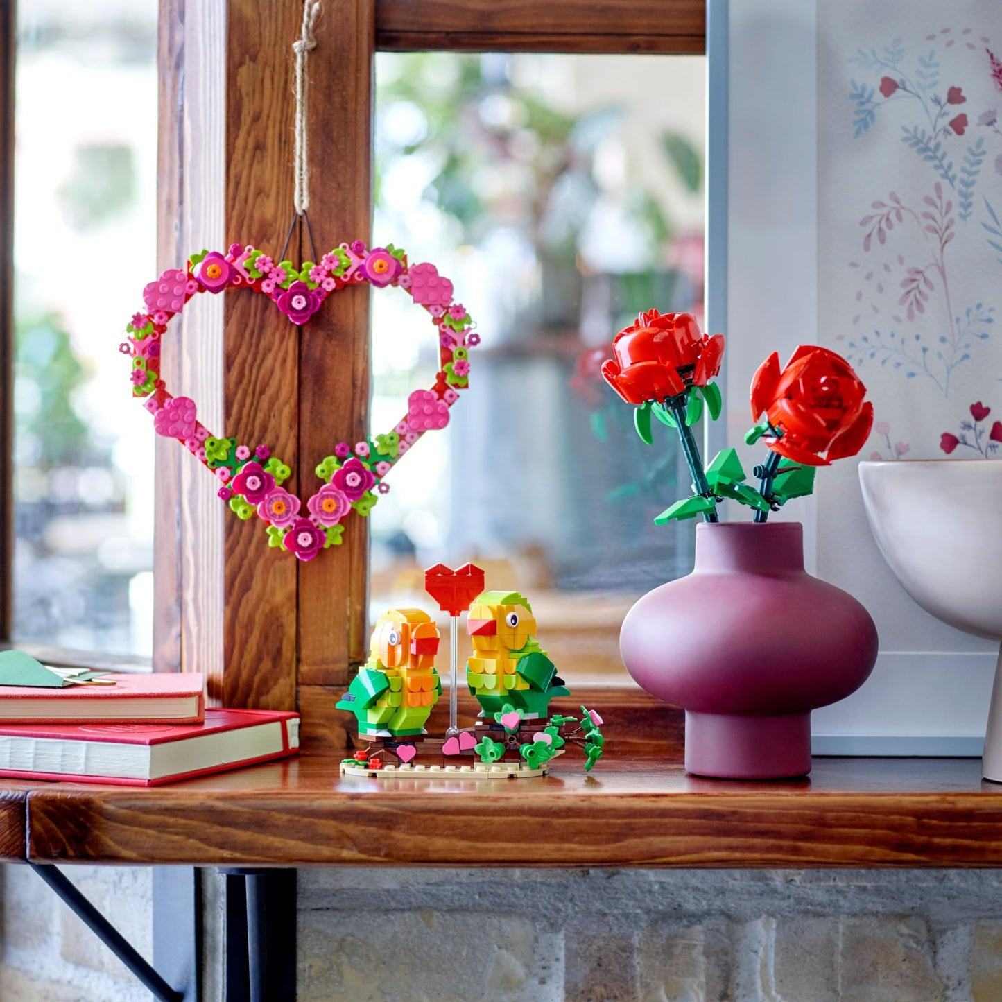 LEGO Heart Ornament Building Toy Set, Fun Arts & Crafts for Girls & Boys Ages 9+, Gift for Kids, Home Decoration Wall Display, 40638