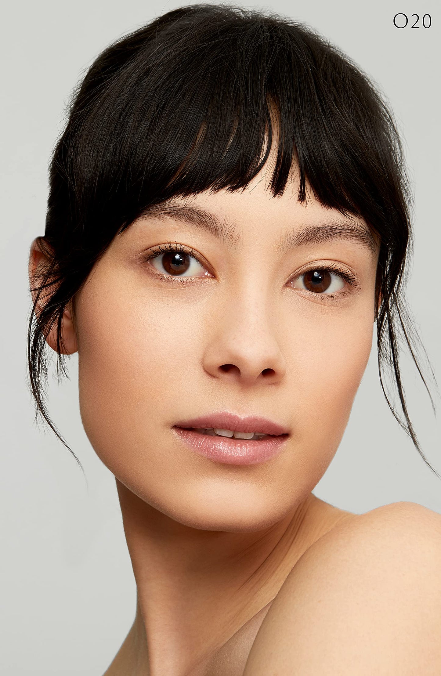 Clé de Peau Beauté, Radiant Fluid Foundation Natural Broad Spectrum SPF 25 , O20