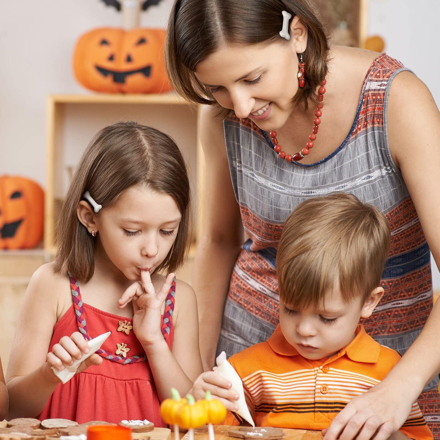 Beaupretty Halloween White Dog Bone Hair Clips,Artificial Dog Bone Hairpins Alligator Barrettes Christmas Hair Accessories for Kids Girls,4pcs