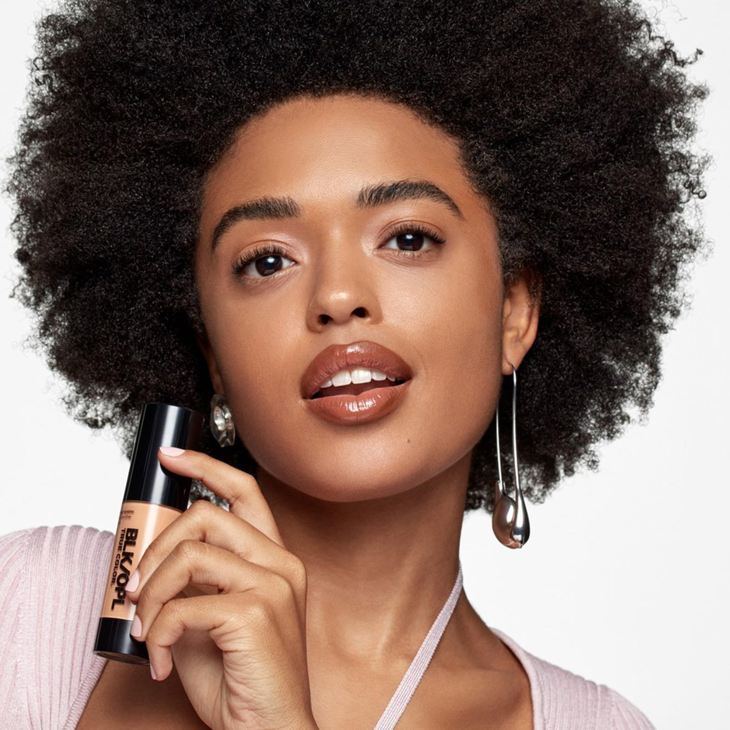 BLK/OPL TRUE COLOR Pore Perfecting Liquid Foundation, Au Chocolat - enriched with Vitamins C & E, paraben-free, fragrance-free, cruelty-free