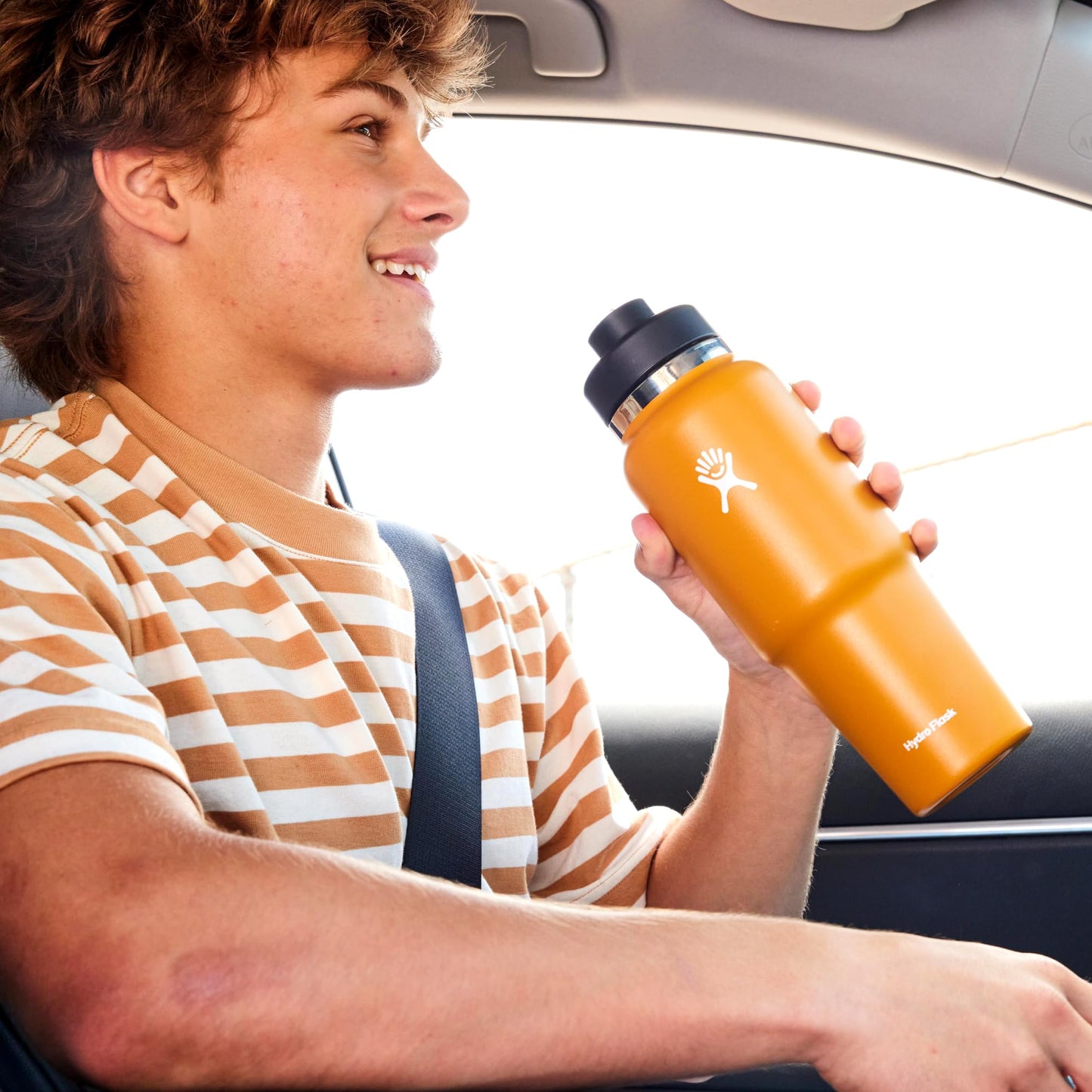 Hydro Flask 32 Oz Wide Flex Chug Cap Travel Bottle White