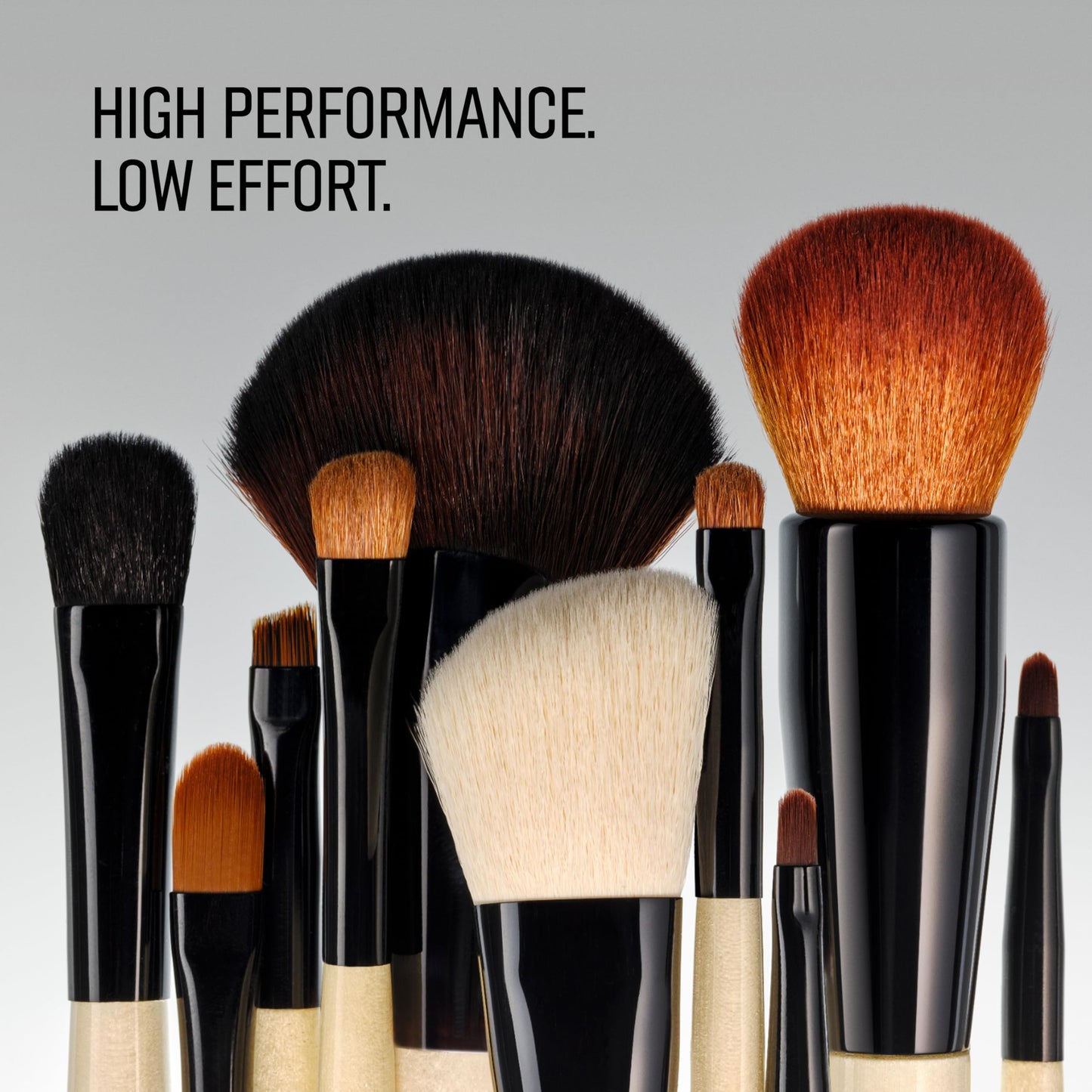 Bobbi Brown Full Coverage Face Brush | Round-Head Makeup Brush for Blending Liquid Foundation