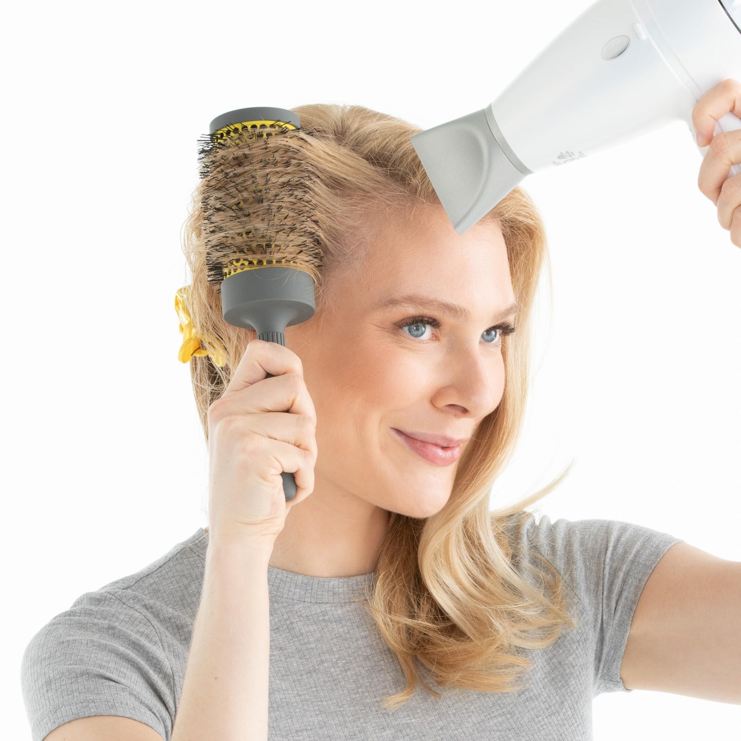 Drybar Double Pint Large Round Ceramic Brush - Round Brush for Blow Out Curls, Waves & Volume