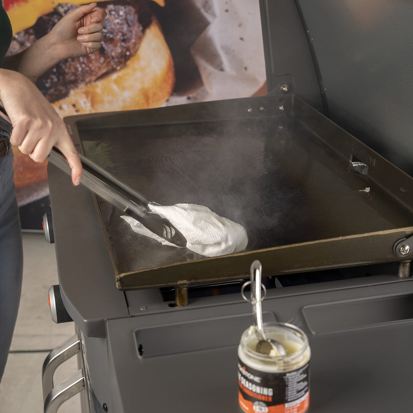 Blackstone 4146 Griddle Conditioner Kit – 2-in-1 Cast Iron Seasoning Oil for Grill, Skillet, Dutch Oven – 15.3oz, Plant-Based