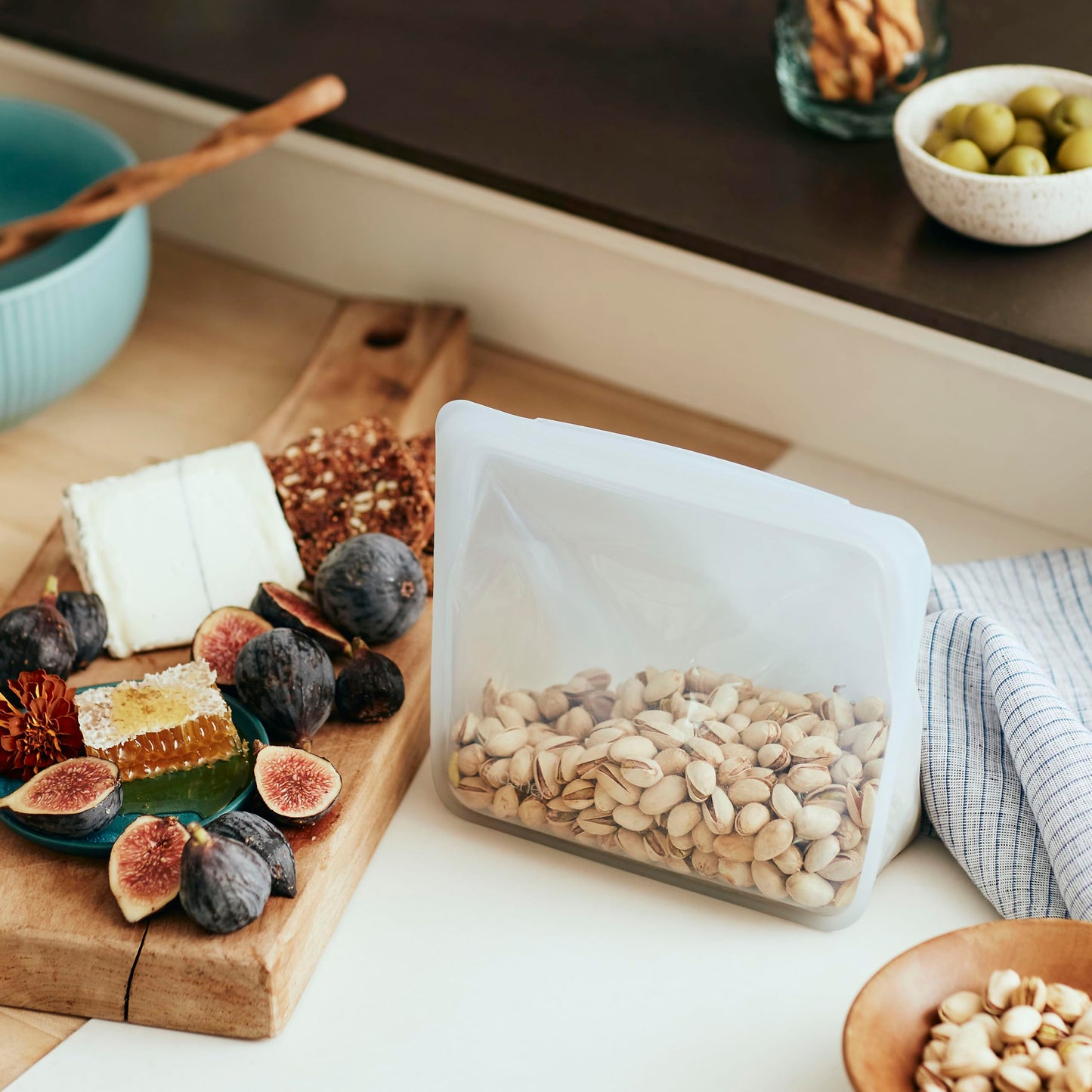 Stasher Premium Silicone Reusable Food Storage Stand-Up Mid Bag, Aqua, Microwave, Sous Vide, Dishwasher, Oven and Freezer Safe, BPA Free, Leak-free…