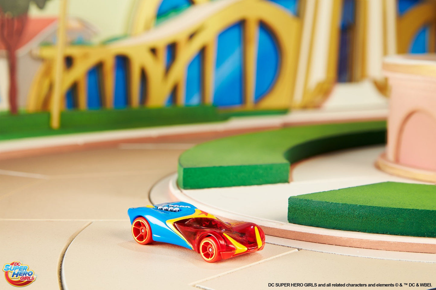 Hot Wheels DC Comics Superhero Girls Wonder Woman Vehicle