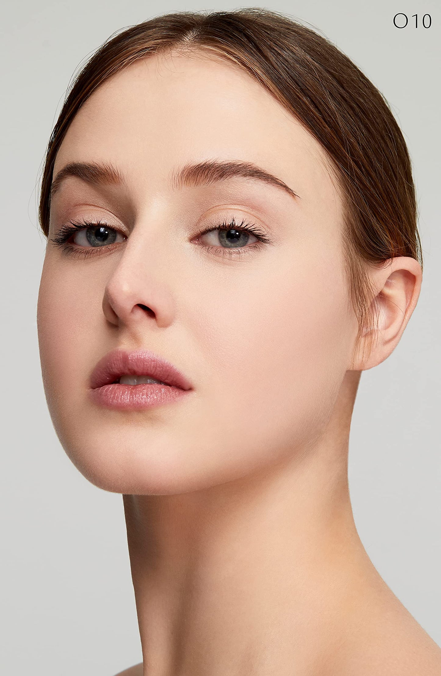 Clé de Peau Beauté, Radiant Fluid Foundation Natural Broad Spectrum SPF 25 , O10